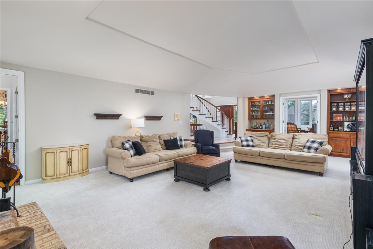 6191 Shorewood Court, Lisle, IL 60532