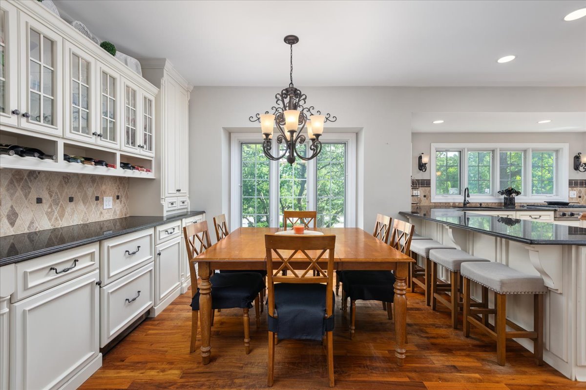 6191 Shorewood Court, Lisle, IL 60532