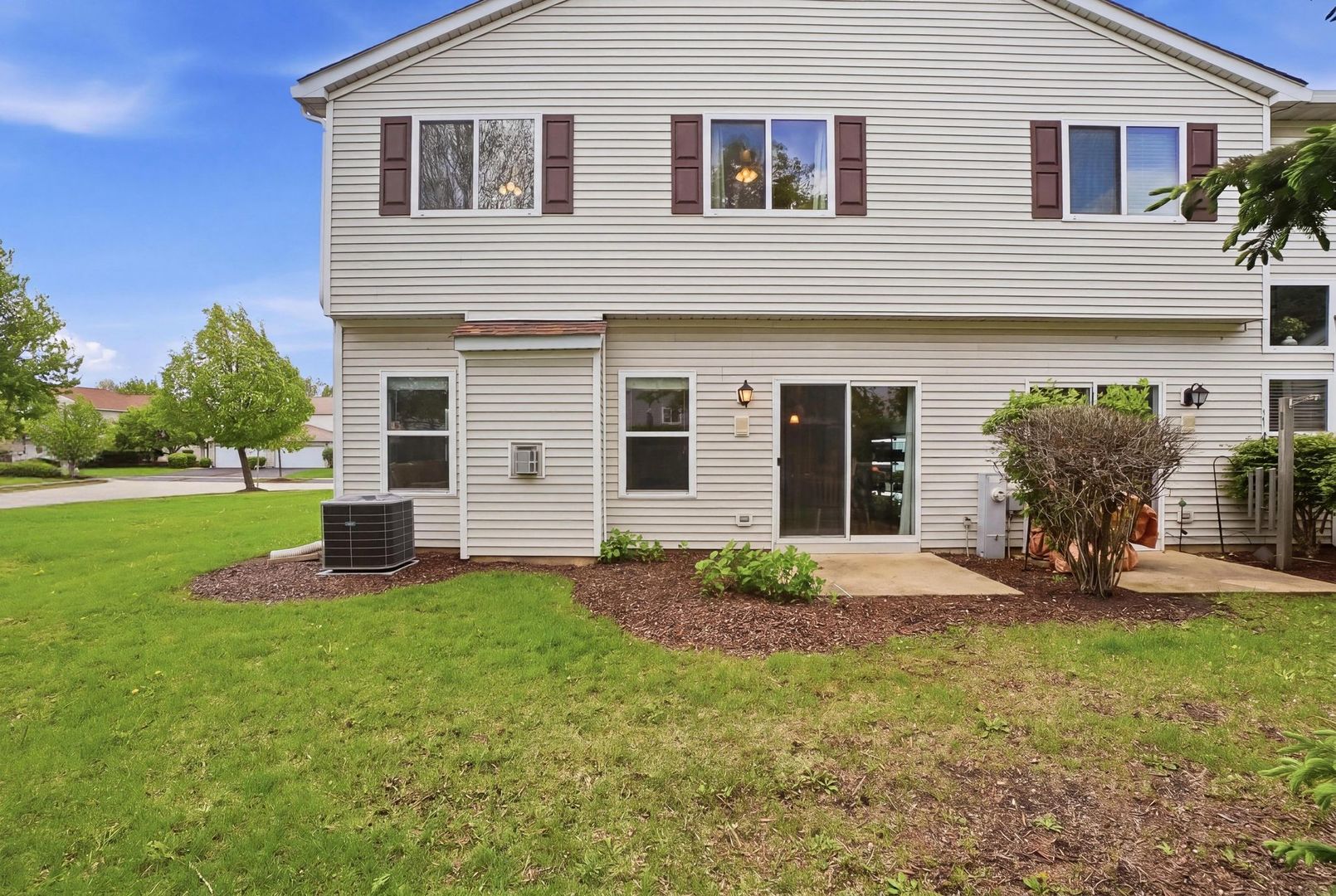 1814 Candlelight Circle, Montgomery, IL 60538
