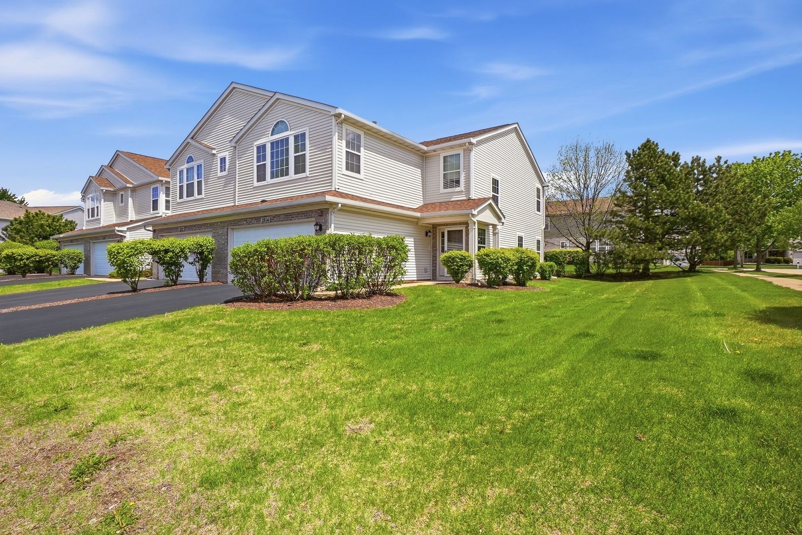1814 Candlelight Circle, Montgomery, IL 60538