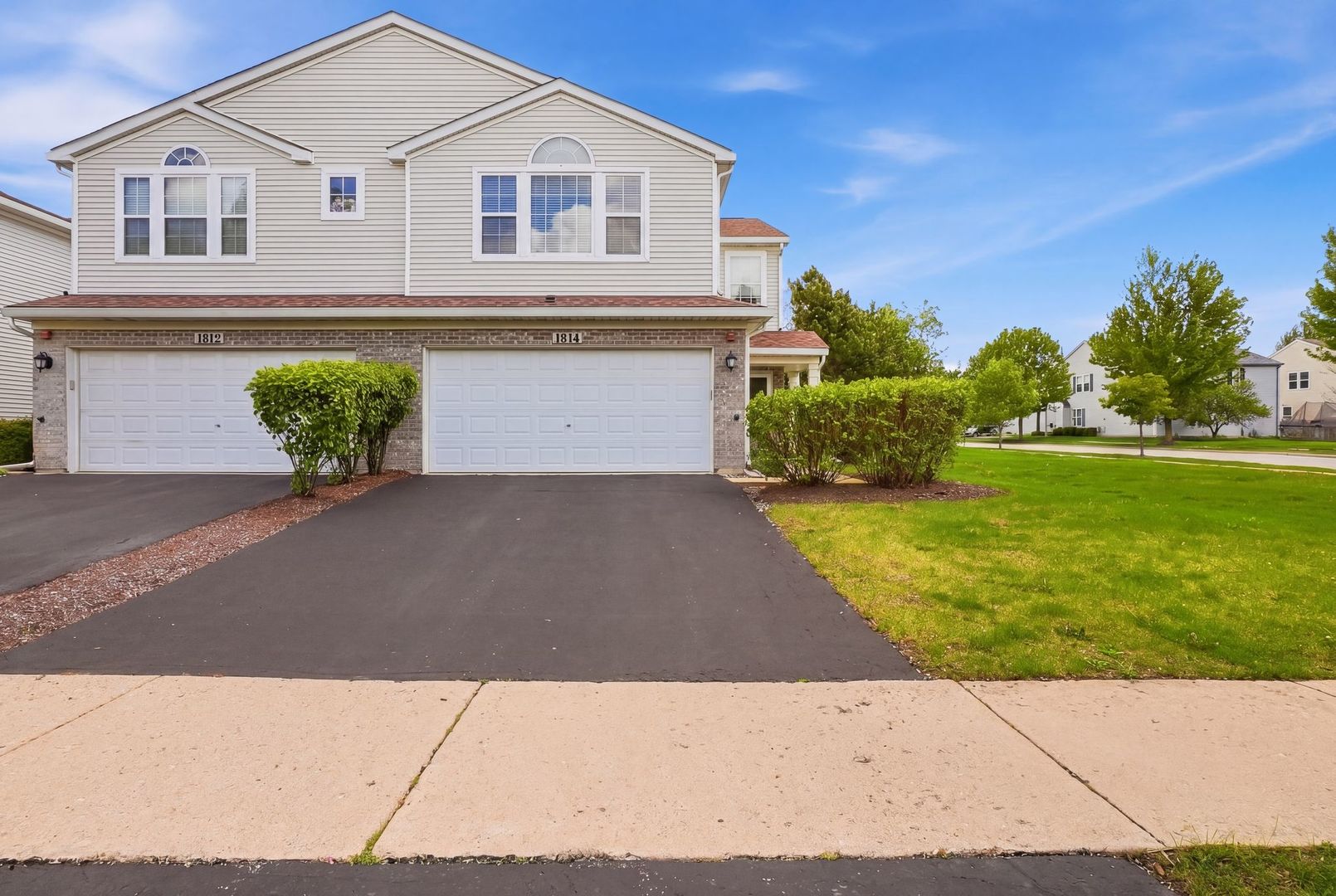 1814 Candlelight Circle, Montgomery, IL 60538