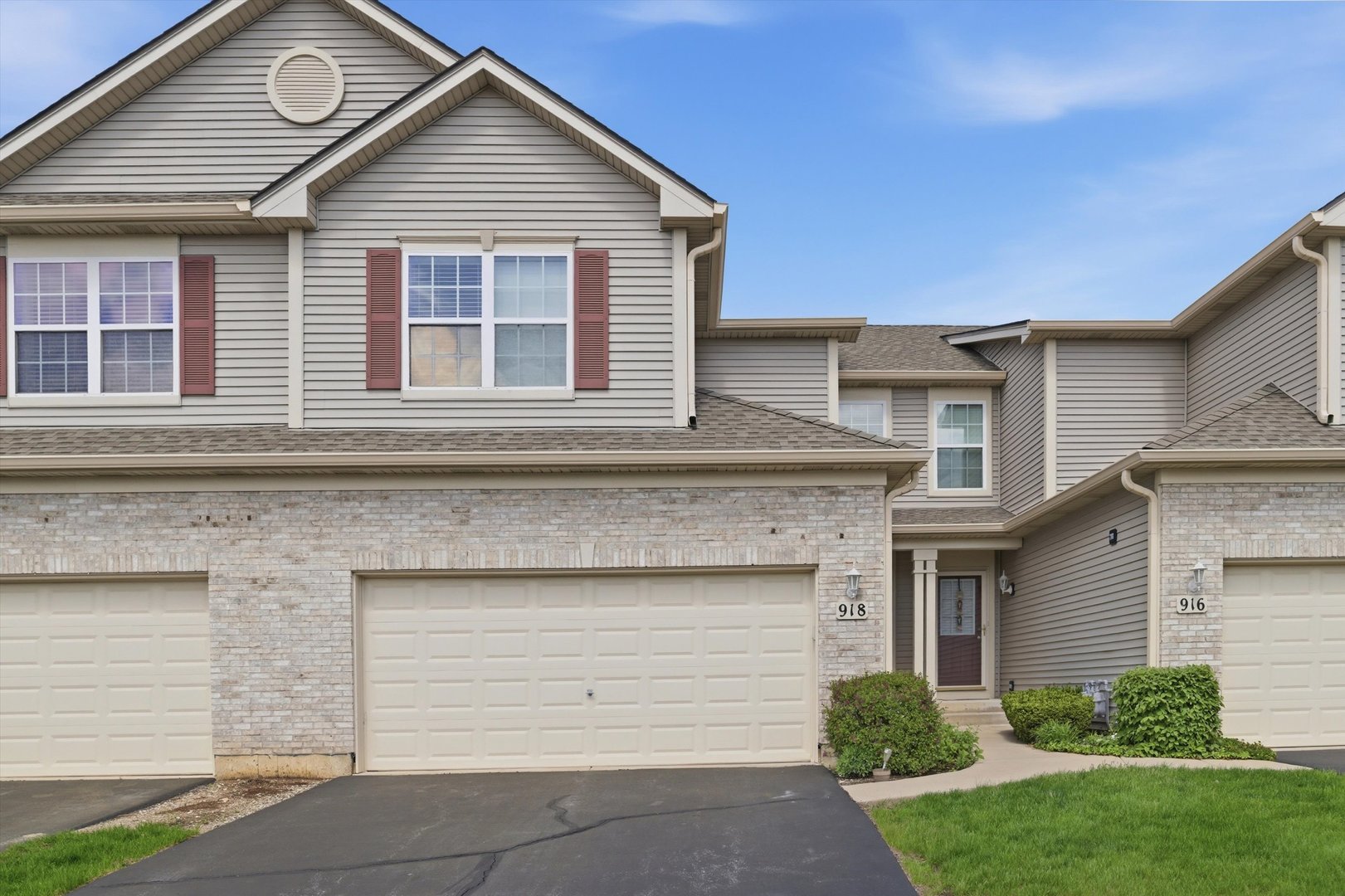 918 Oak Ridge Boulevard, Elgin, IL 60120