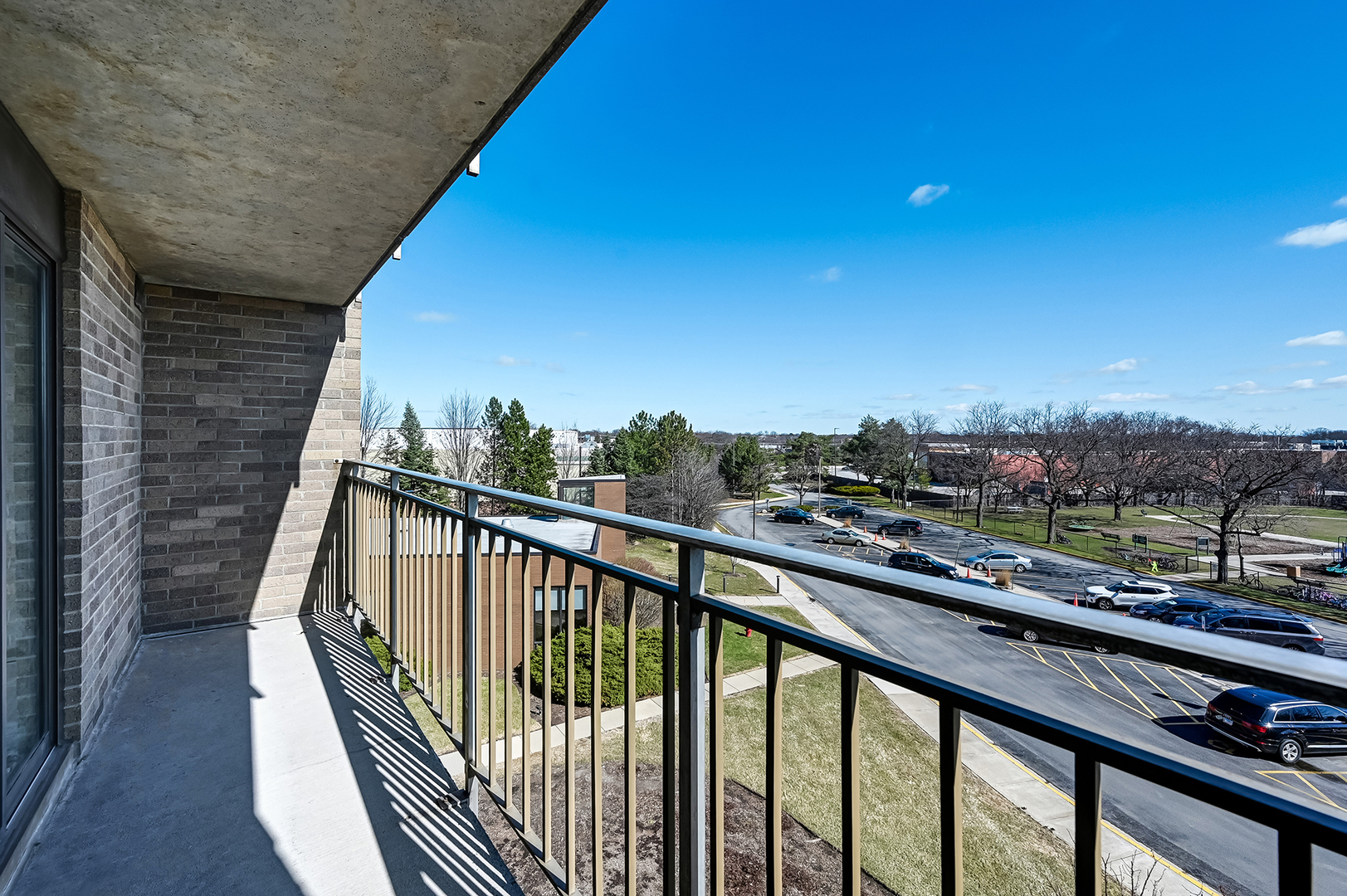 6340 Americana Drive #414, Willowbrook, IL 60527