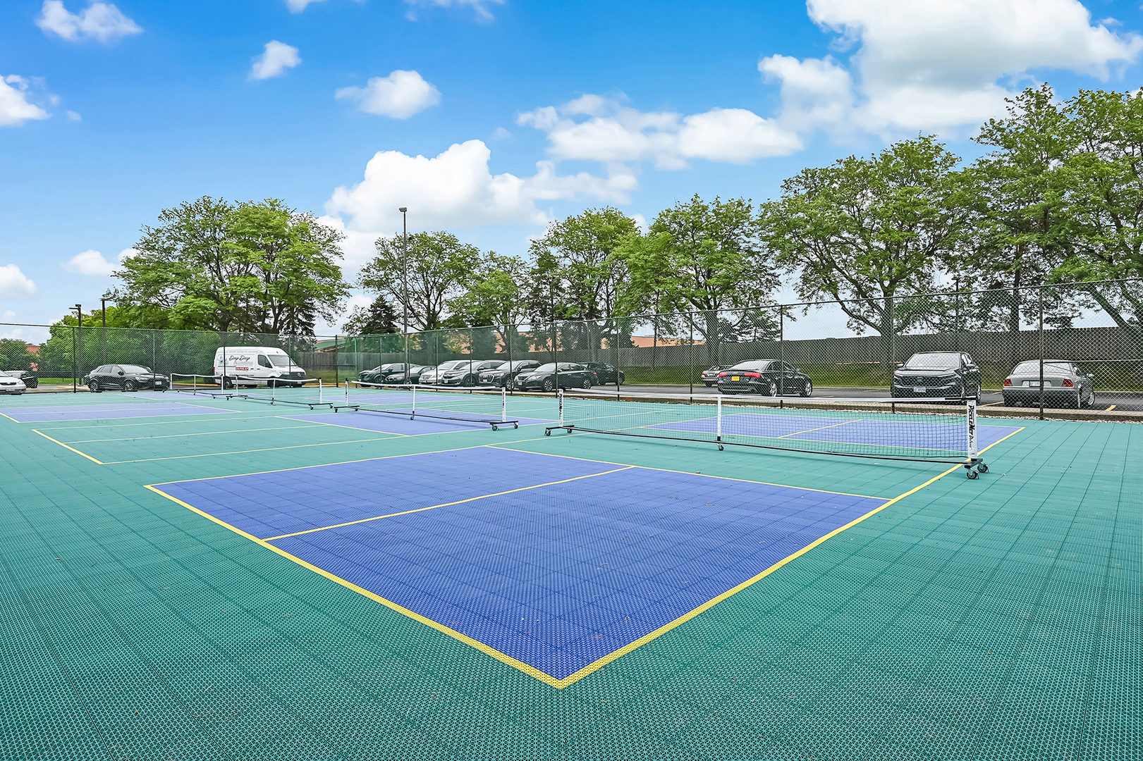 6340 Americana Drive #414, Willowbrook, IL 60527