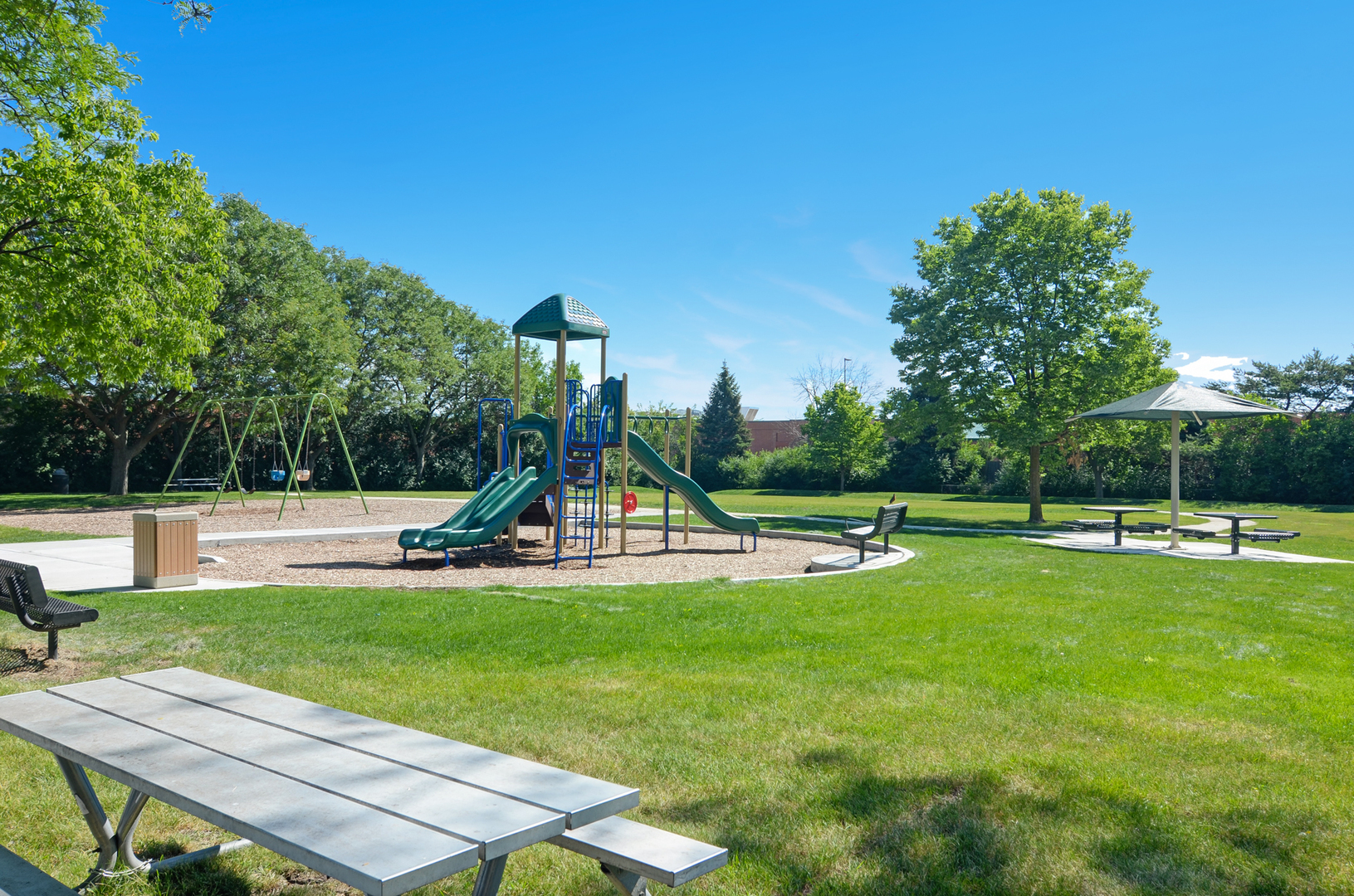 6340 Americana Drive #414, Willowbrook, IL 60527