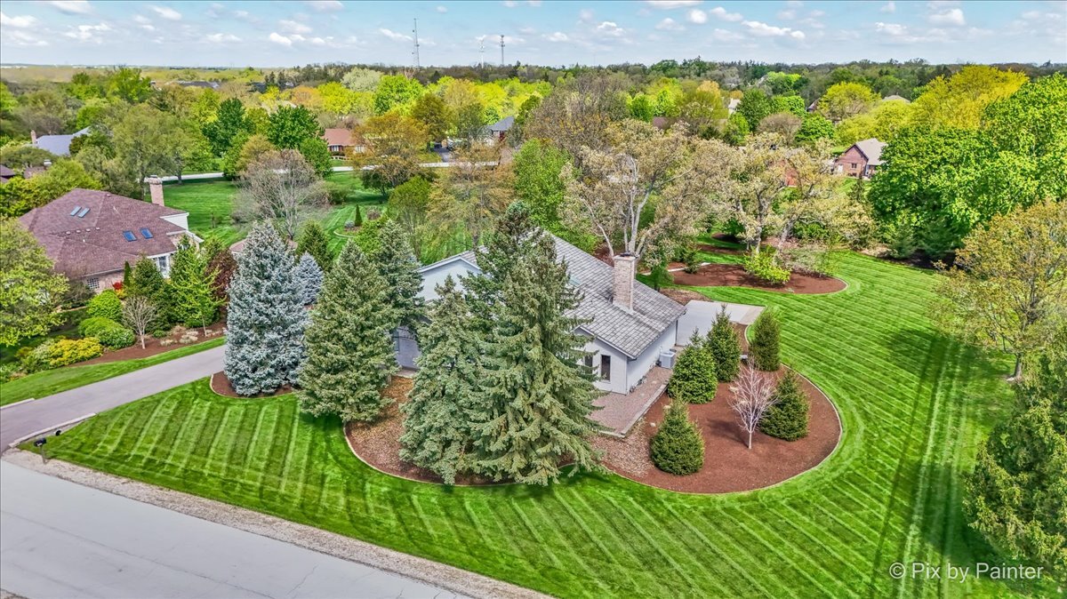 28W300 Flanders Lane, Winfield, IL 60190
