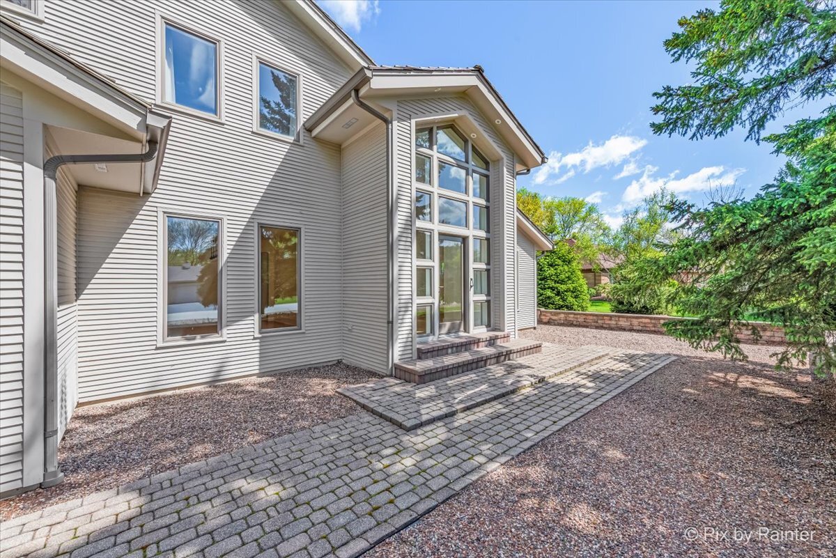 28W300 Flanders Lane, Winfield, IL 60190