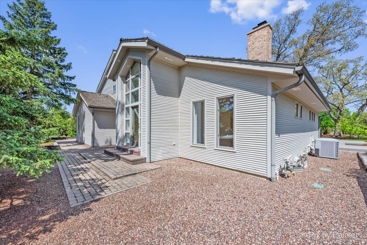 28W300 Flanders Lane, Winfield, IL 60190