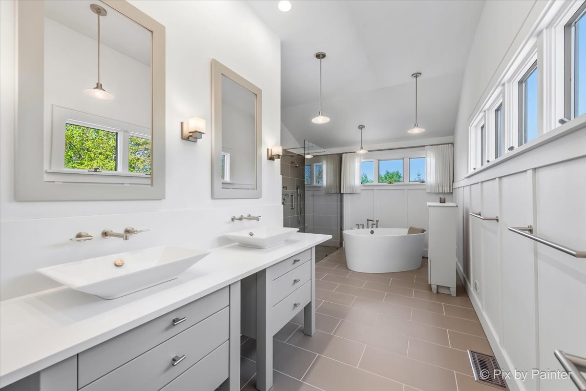 28W300 Flanders Lane, Winfield, IL 60190