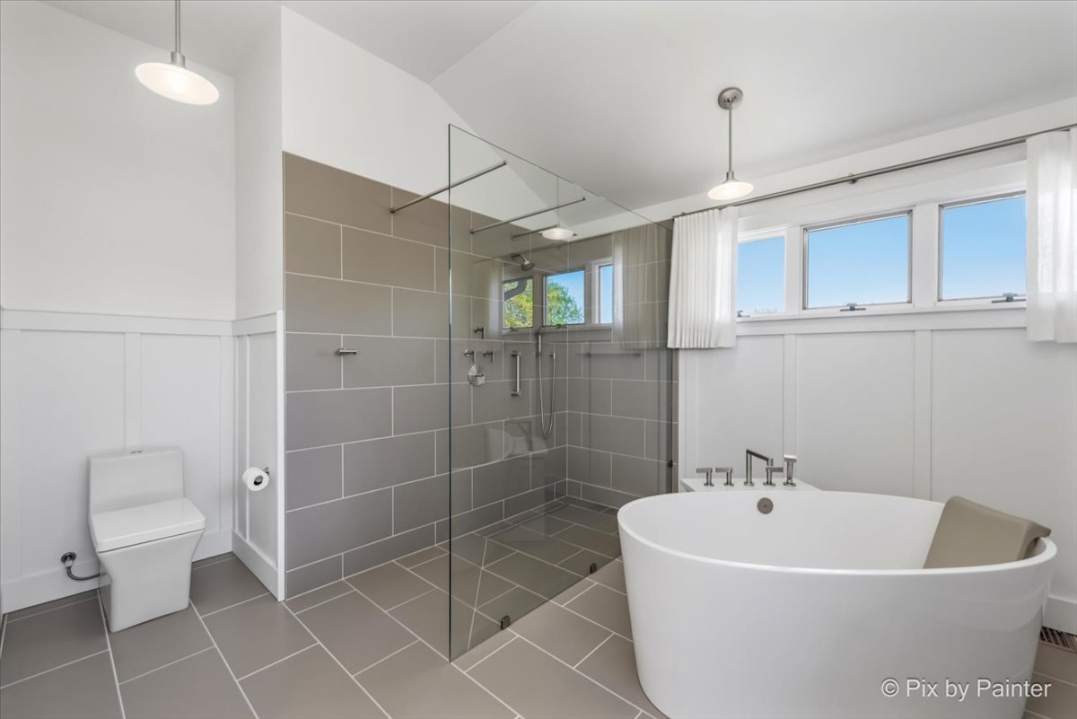 28W300 Flanders Lane, Winfield, IL 60190