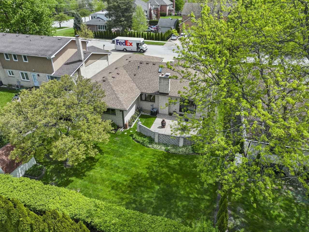 404 S Helena Avenue, Mount Prospect, IL 60056