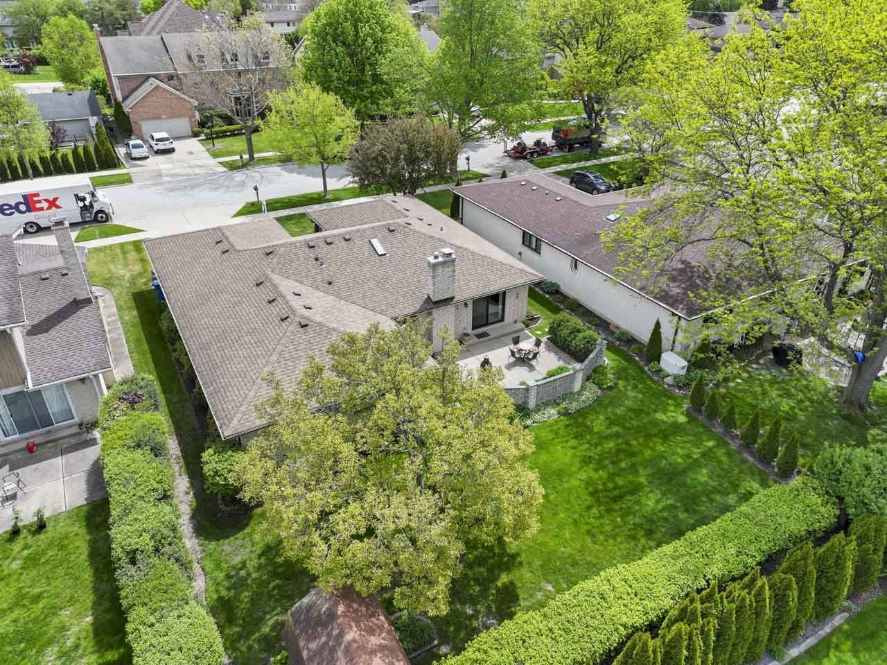 404 S Helena Avenue, Mount Prospect, IL 60056