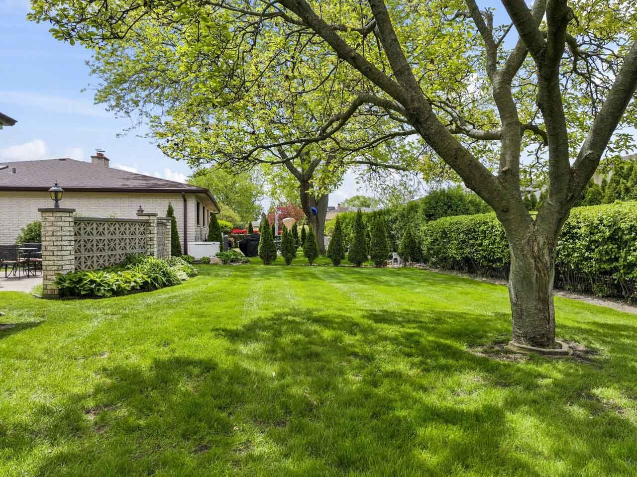 404 S Helena Avenue, Mount Prospect, IL 60056