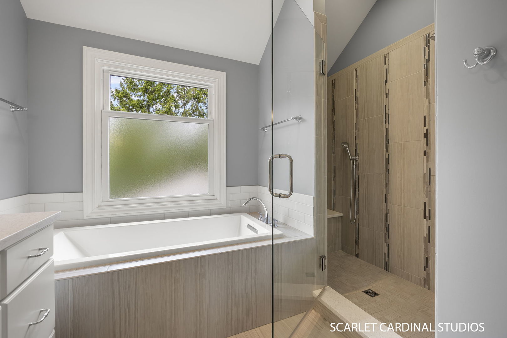 2010 Canterbury Place, Wheaton, IL 60189