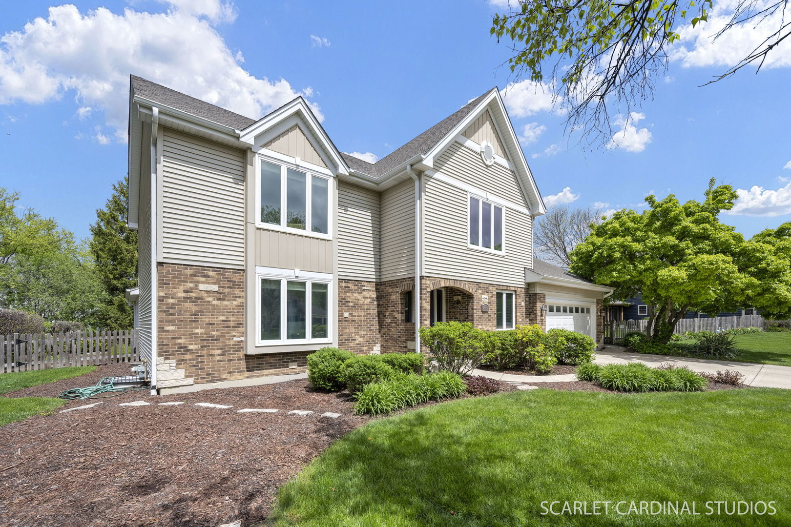 2010 Canterbury Place, Wheaton, IL 60189