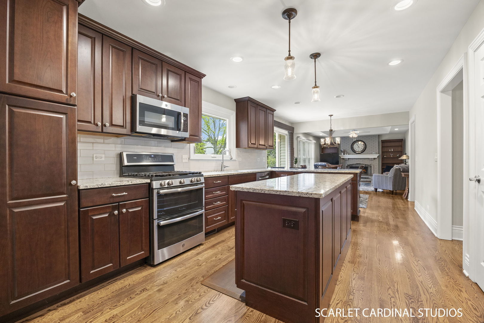 2010 Canterbury Place, Wheaton, IL 60189