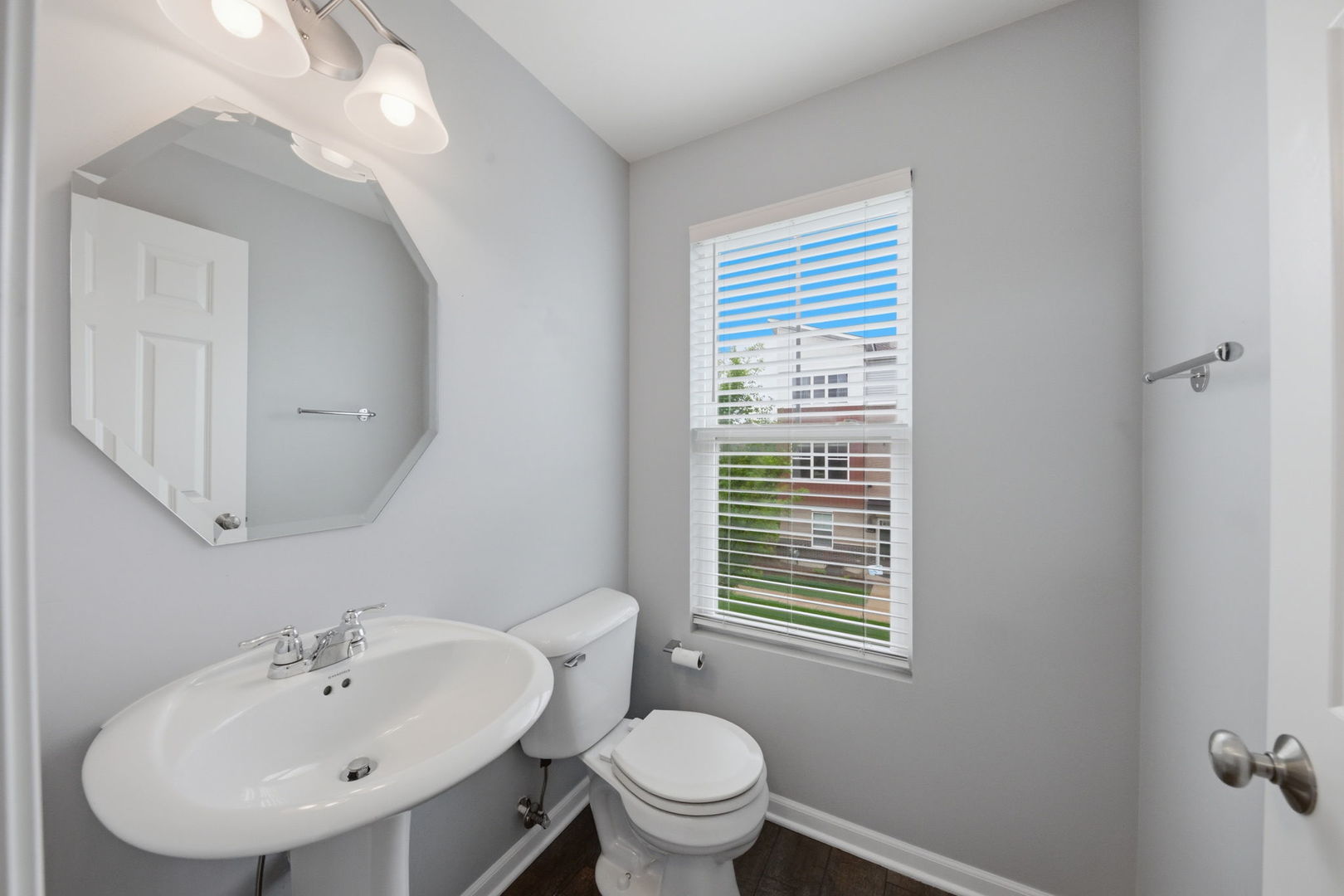 4158 Irving Road, Aurora, IL 60504