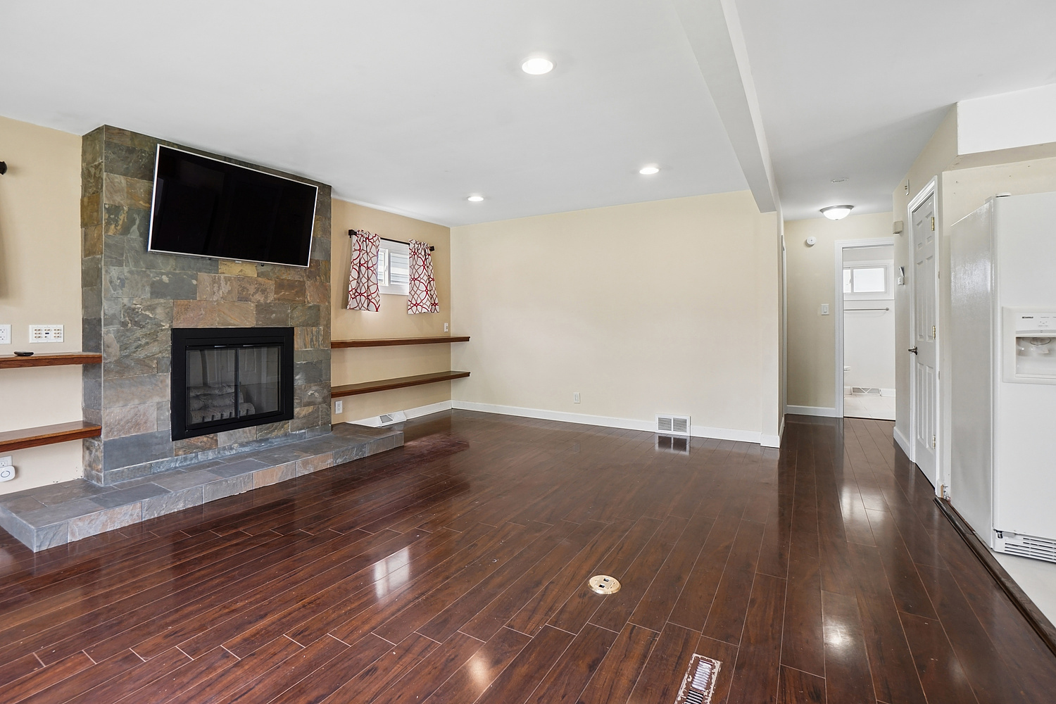 1028 Cherokee Place, Lemont, IL 60439
