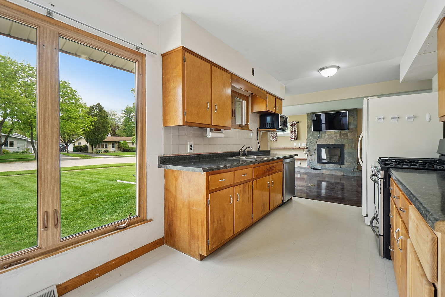 1028 Cherokee Place, Lemont, IL 60439