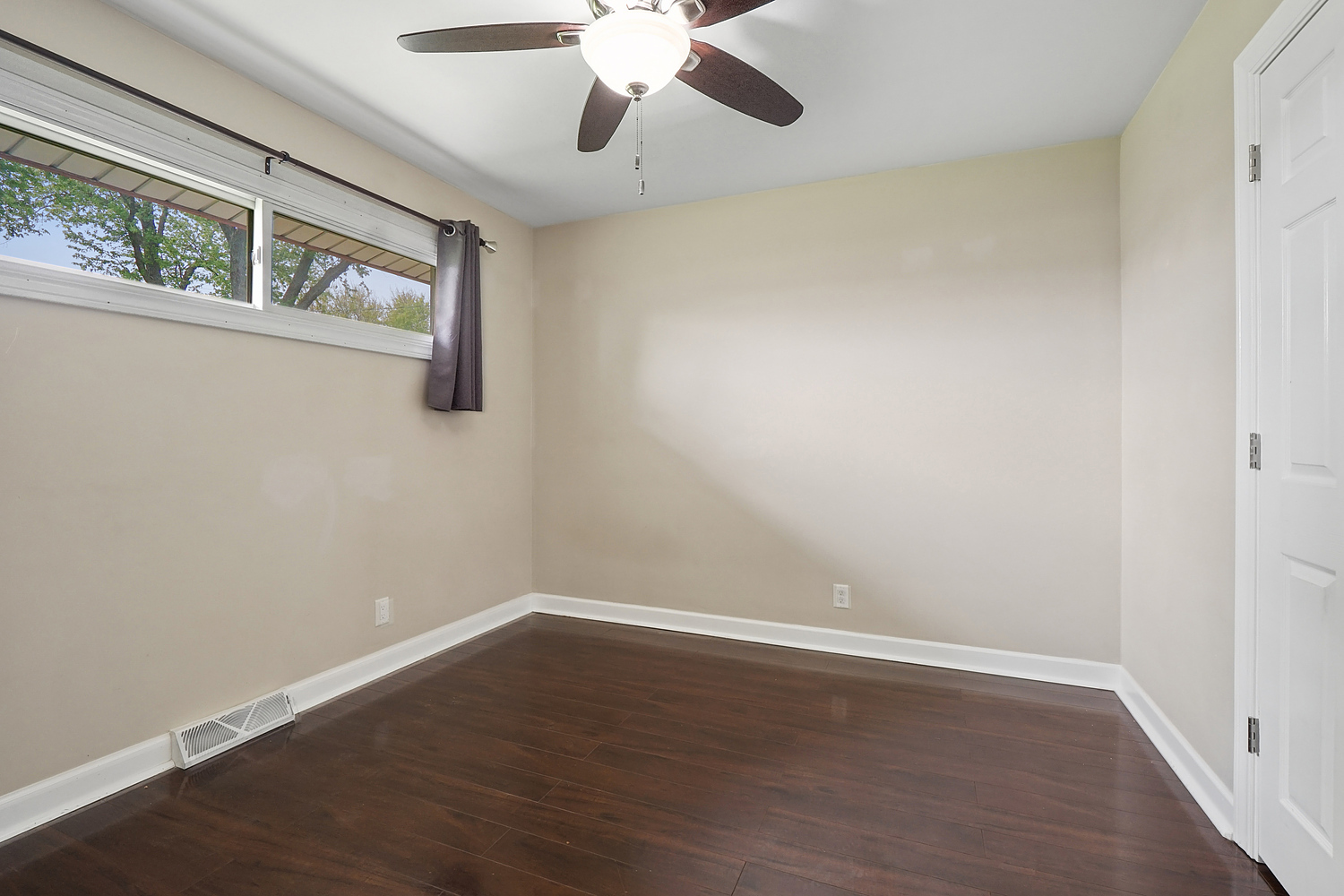 1028 Cherokee Place, Lemont, IL 60439