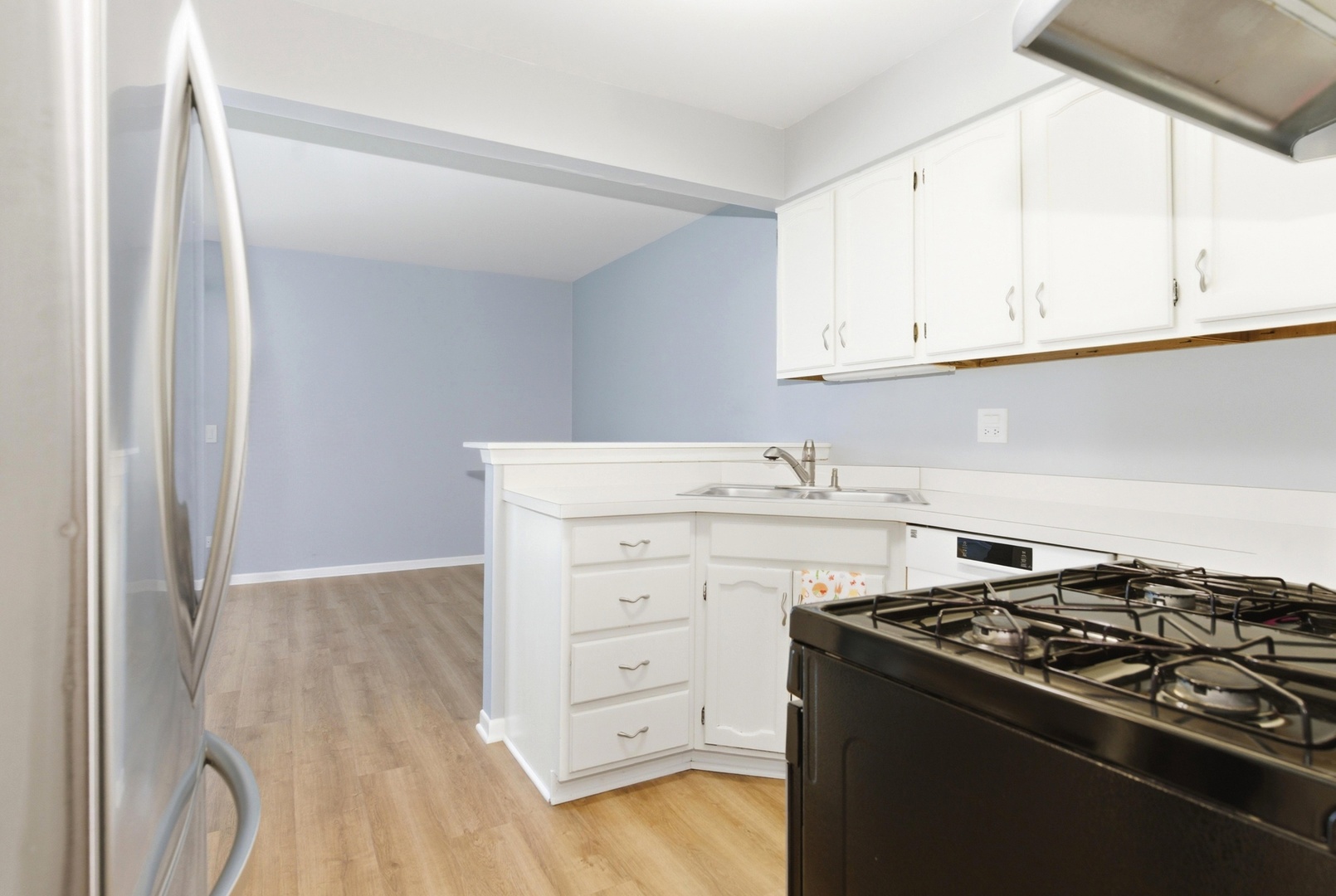 1324 Queensgreen Circle, Naperville, IL 60563