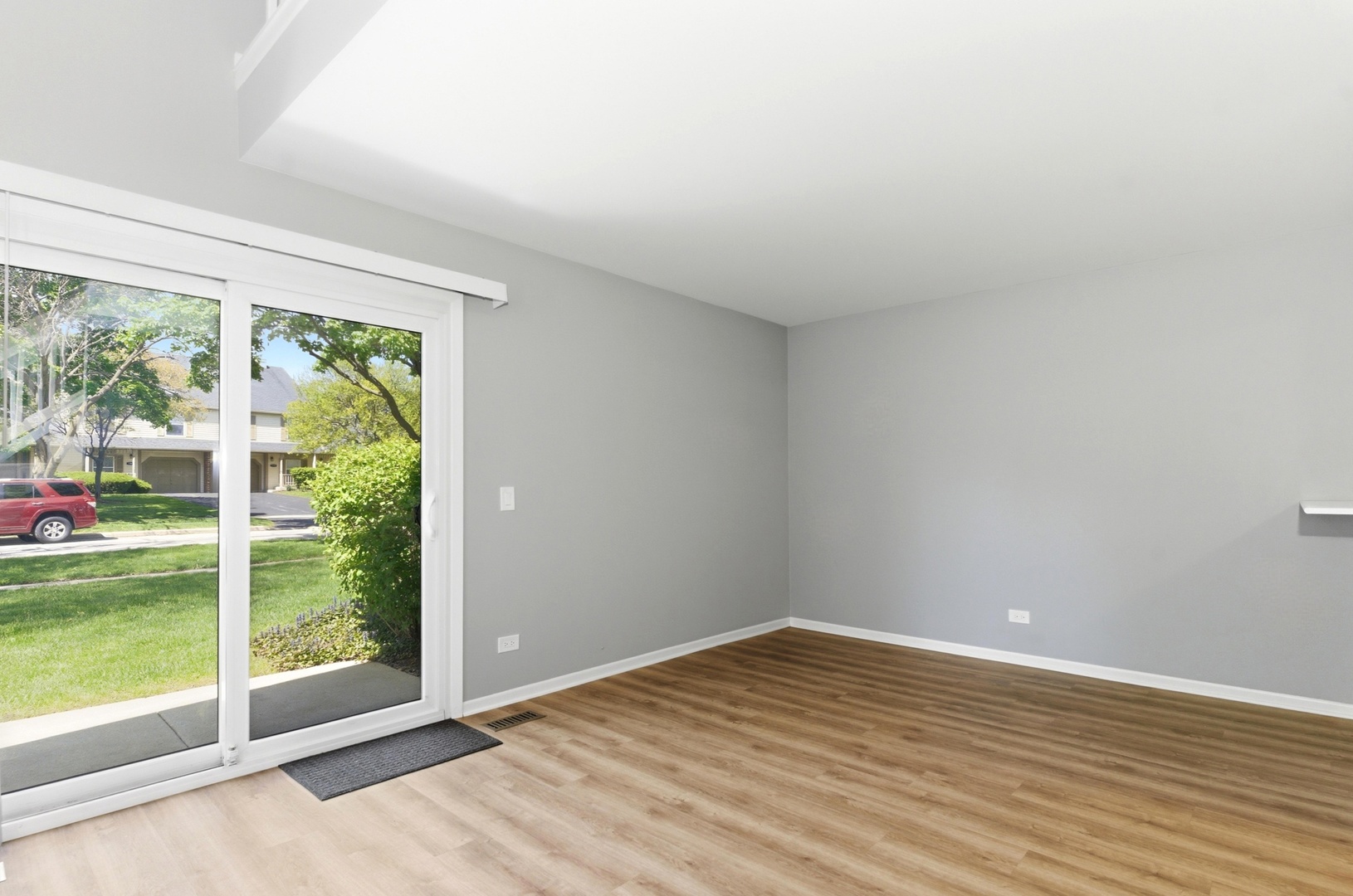 1324 Queensgreen Circle, Naperville, IL 60563