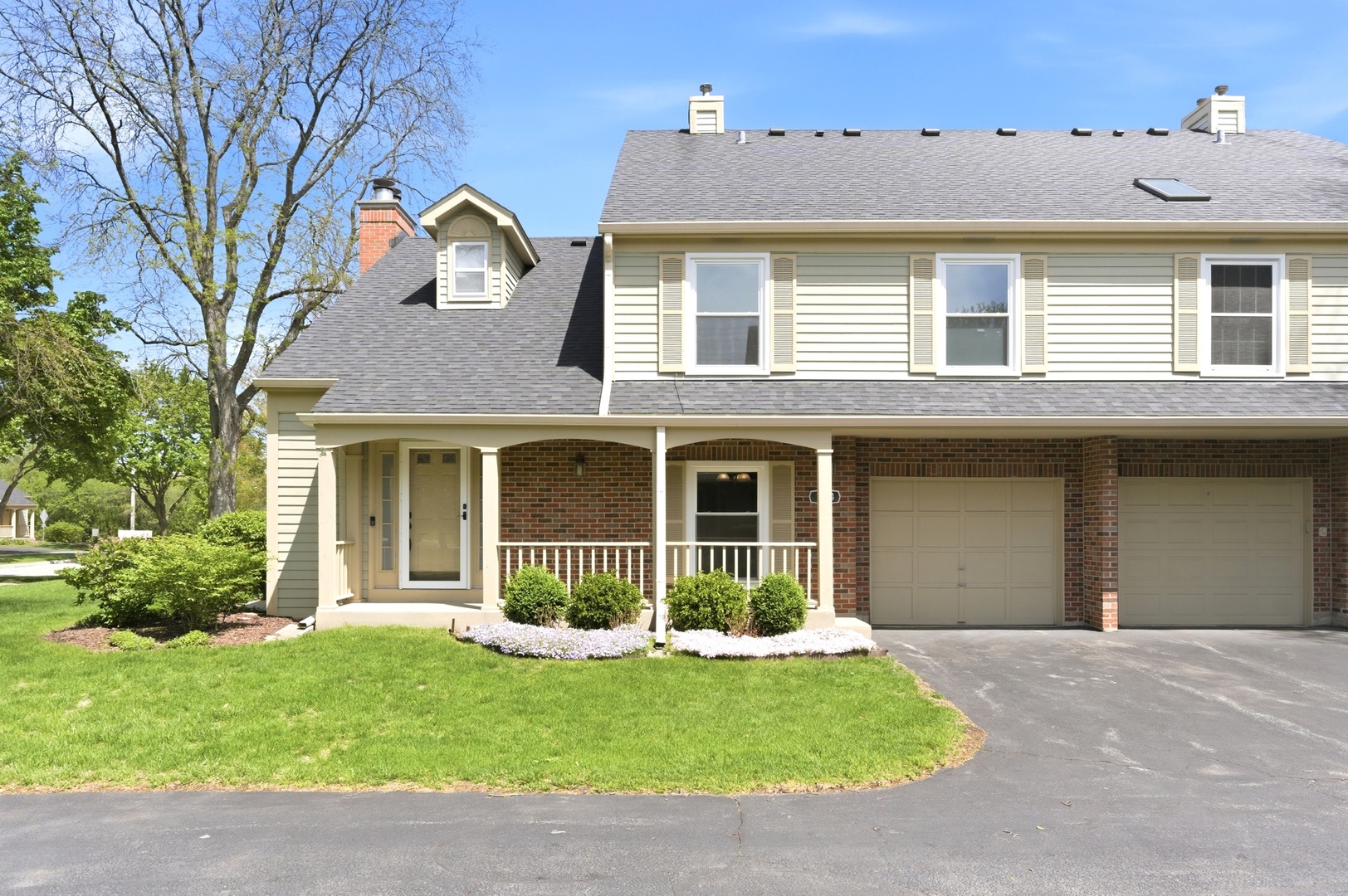 1324 Queensgreen Circle, Naperville, IL 60563