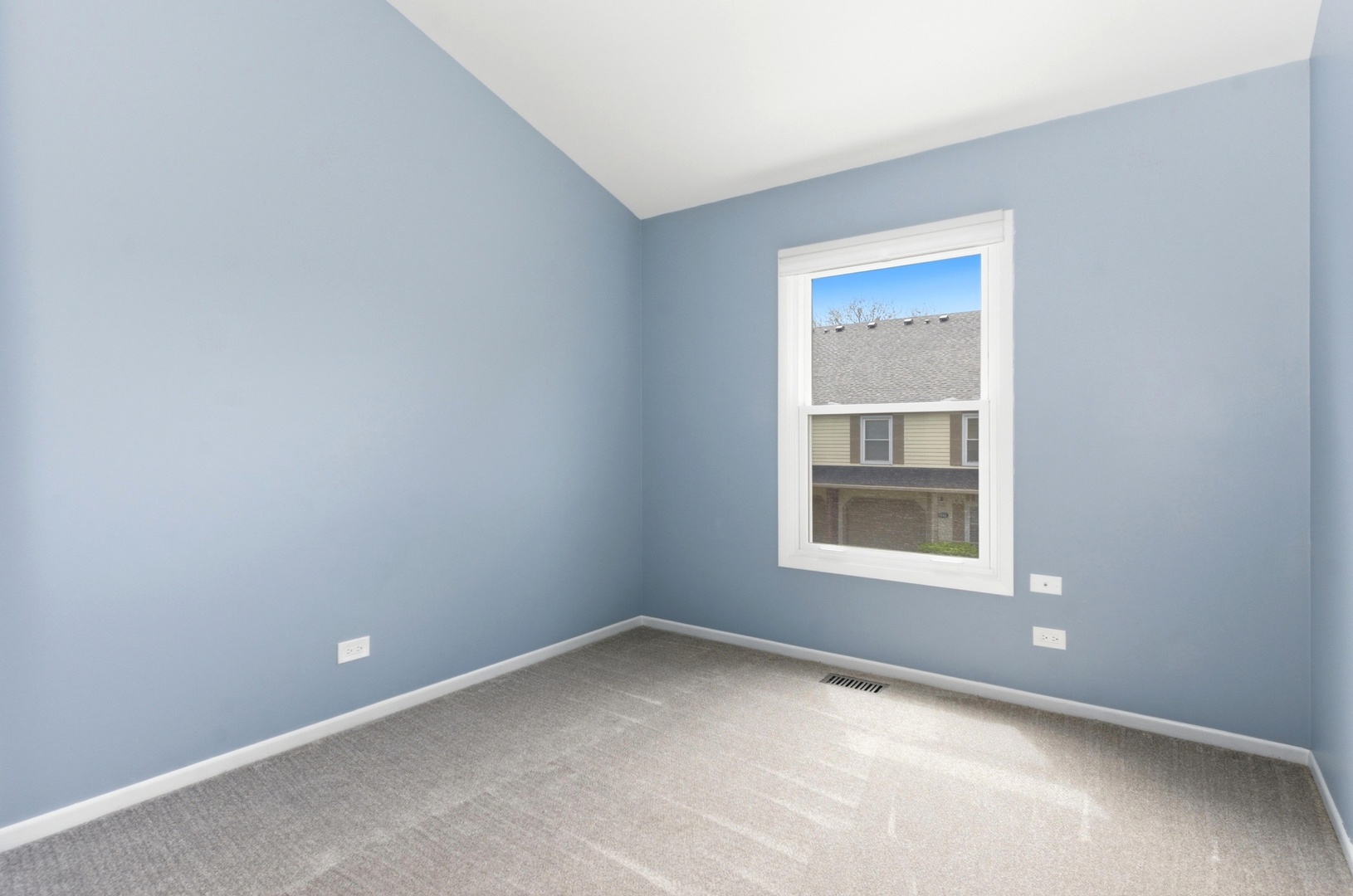 1324 Queensgreen Circle, Naperville, IL 60563