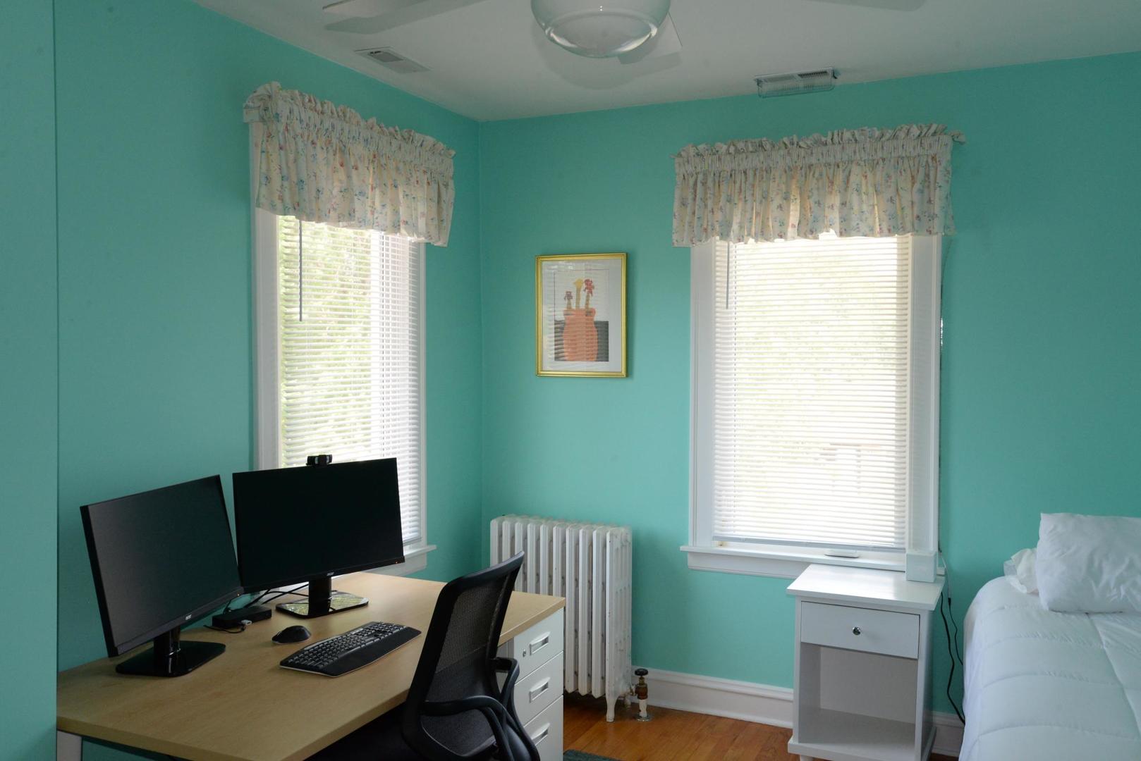 940 W Grant Drive, Des Plaines, IL 60016