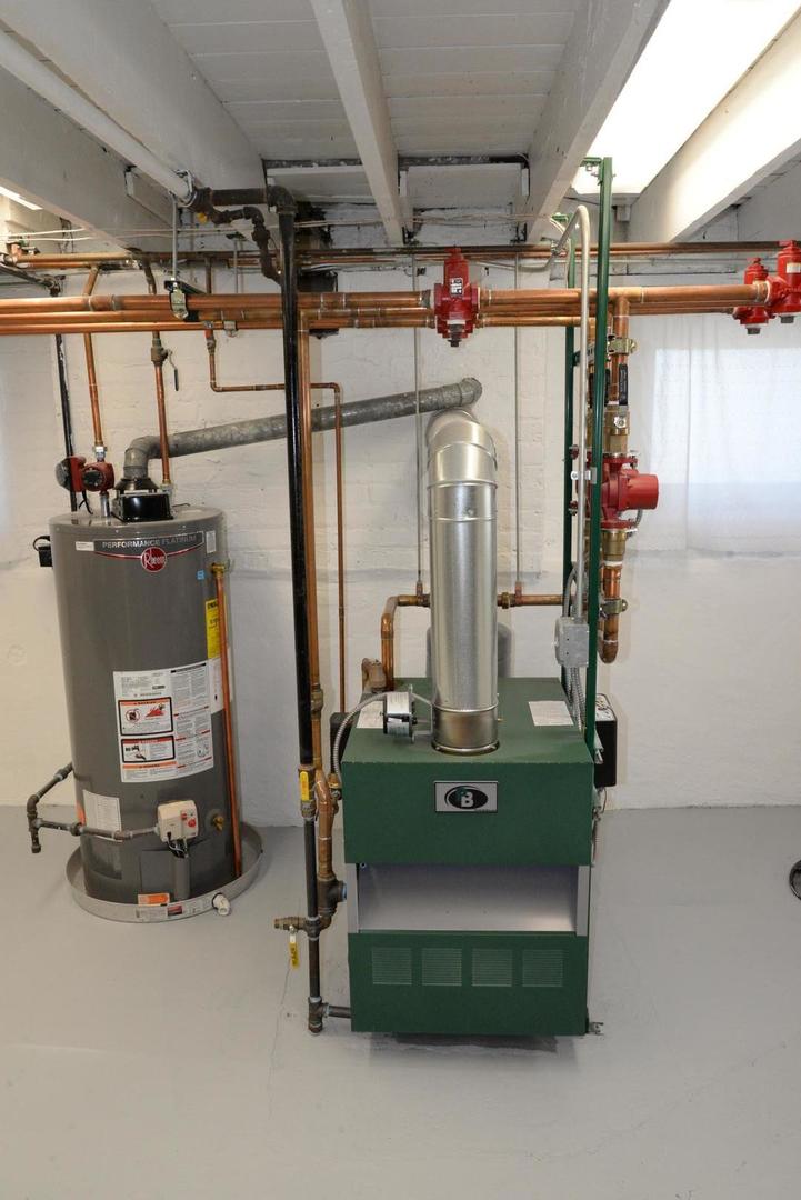 940 W Grant Drive, Des Plaines, IL 60016