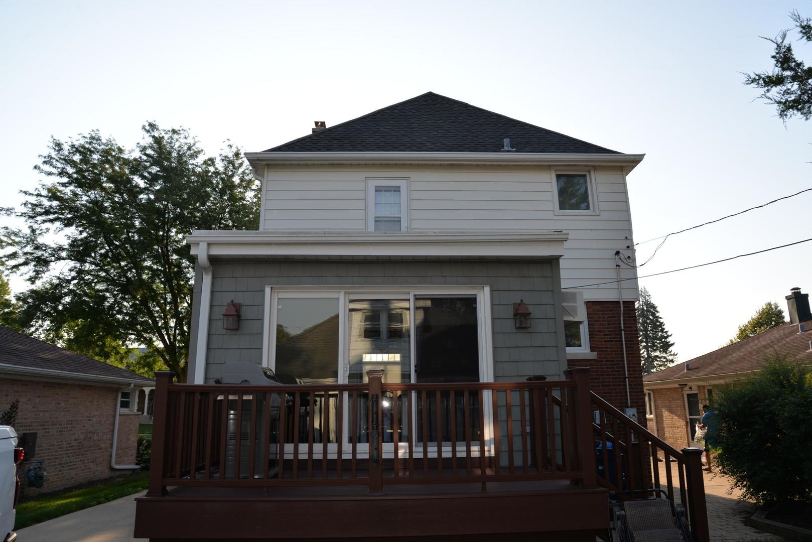 940 W Grant Drive, Des Plaines, IL 60016