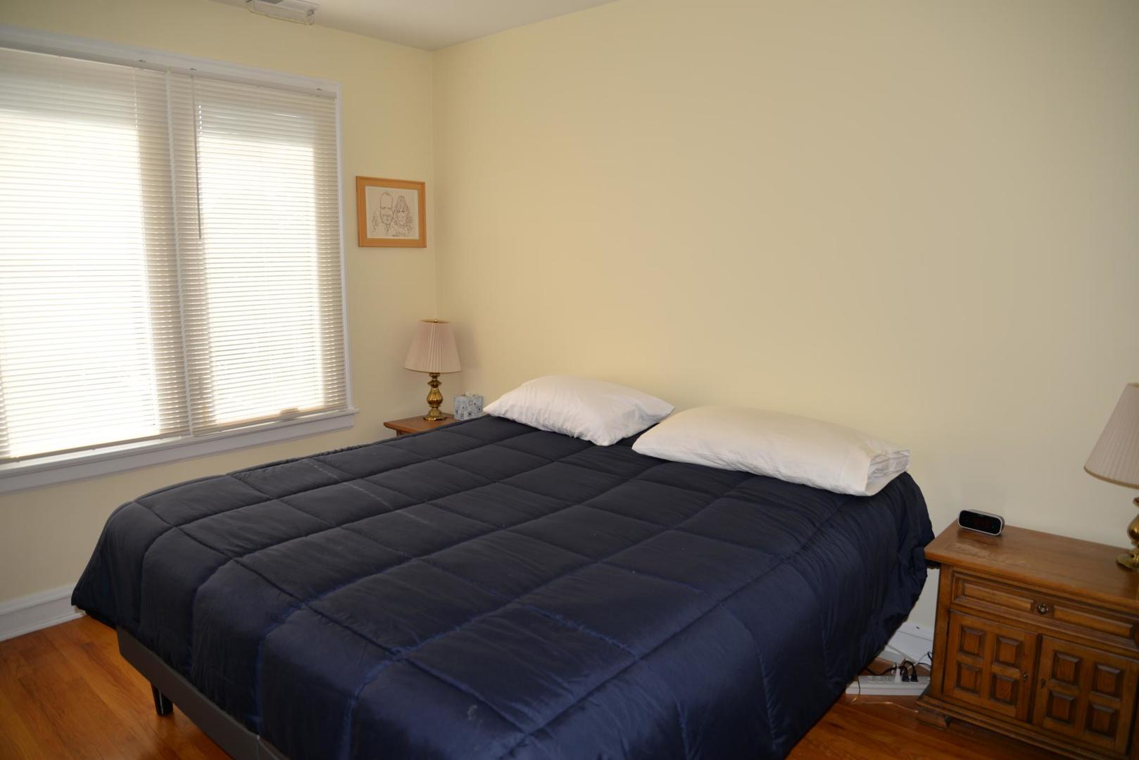 940 W Grant Drive, Des Plaines, IL 60016