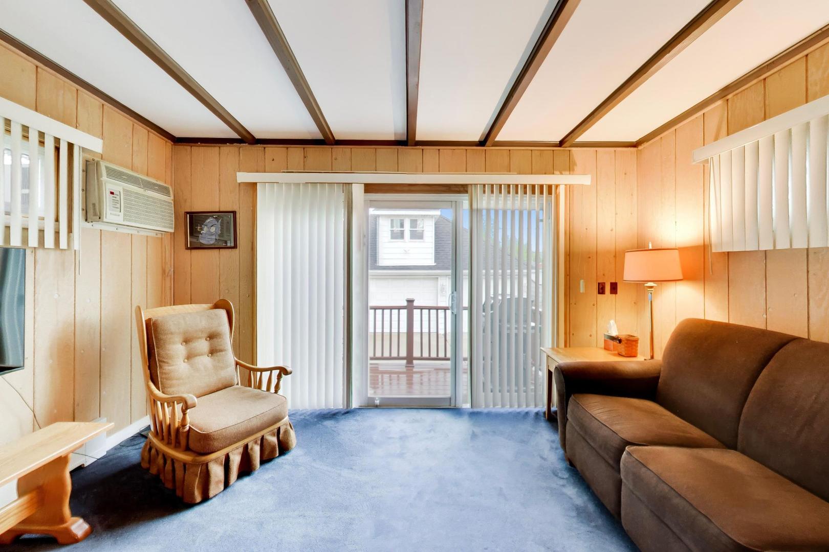 940 W Grant Drive, Des Plaines, IL 60016