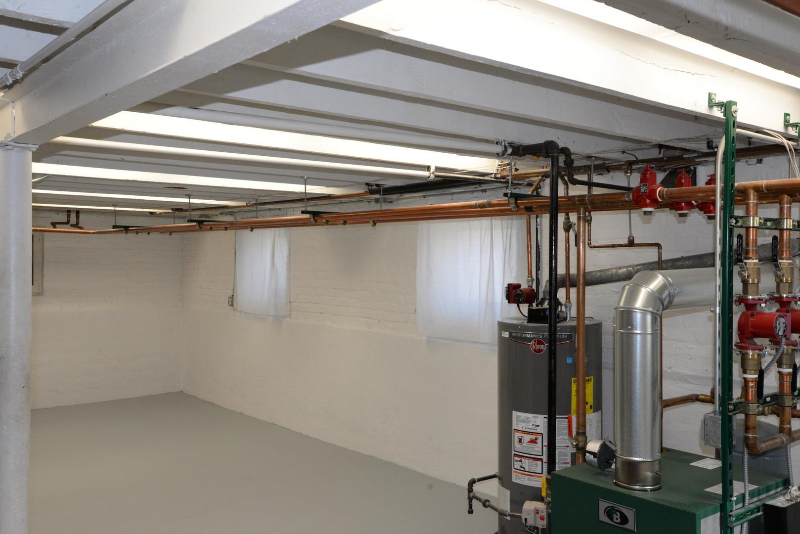 940 W Grant Drive, Des Plaines, IL 60016