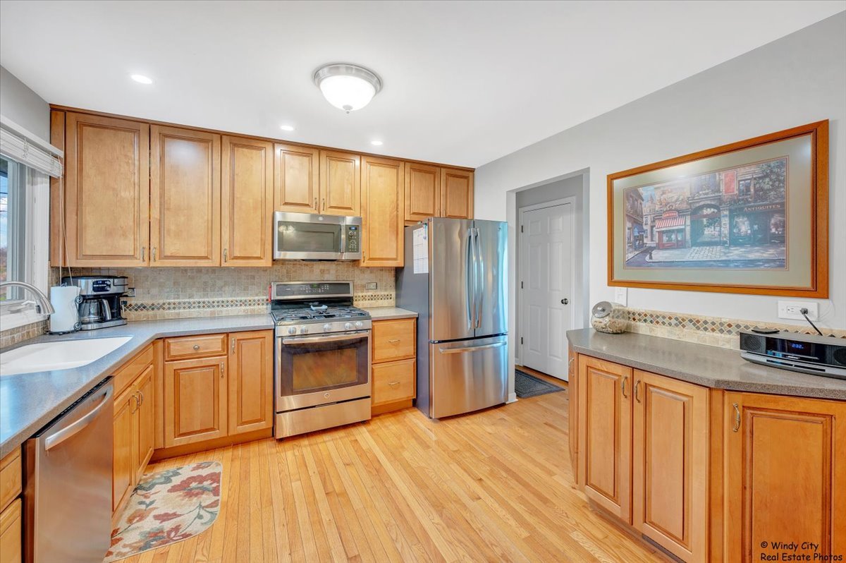 26 Washtenaw Street, Algonquin, IL 60102