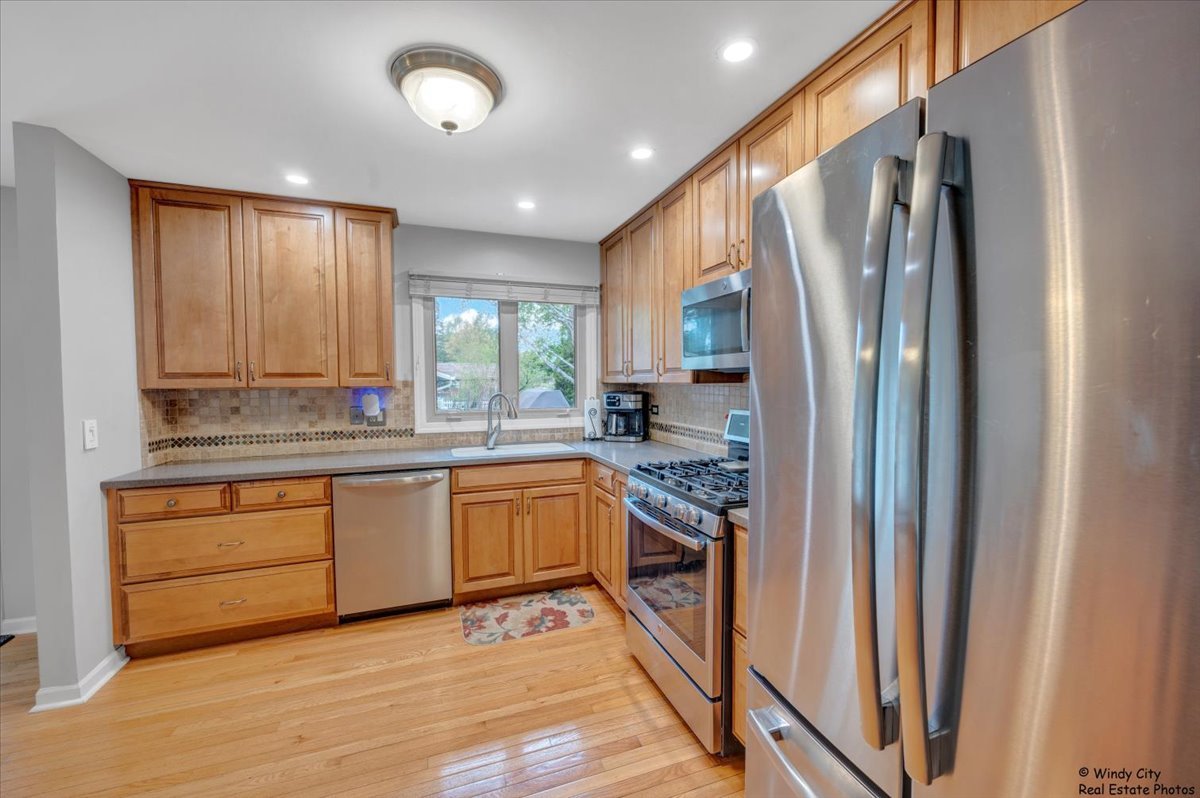 26 Washtenaw Street, Algonquin, IL 60102