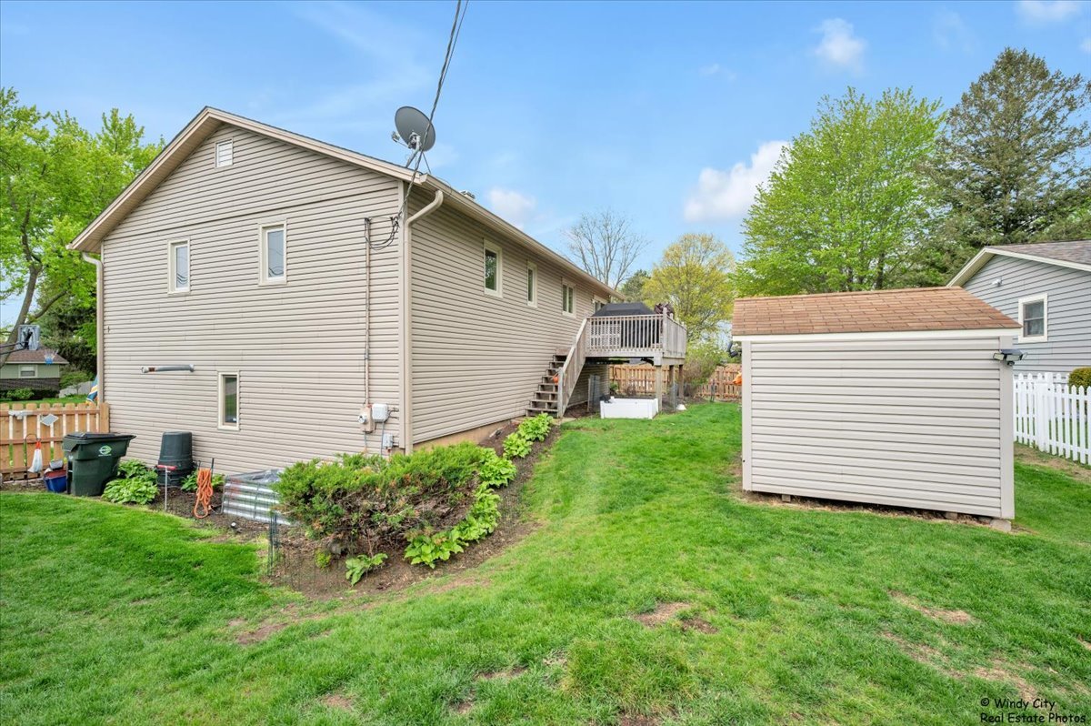 26 Washtenaw Street, Algonquin, IL 60102