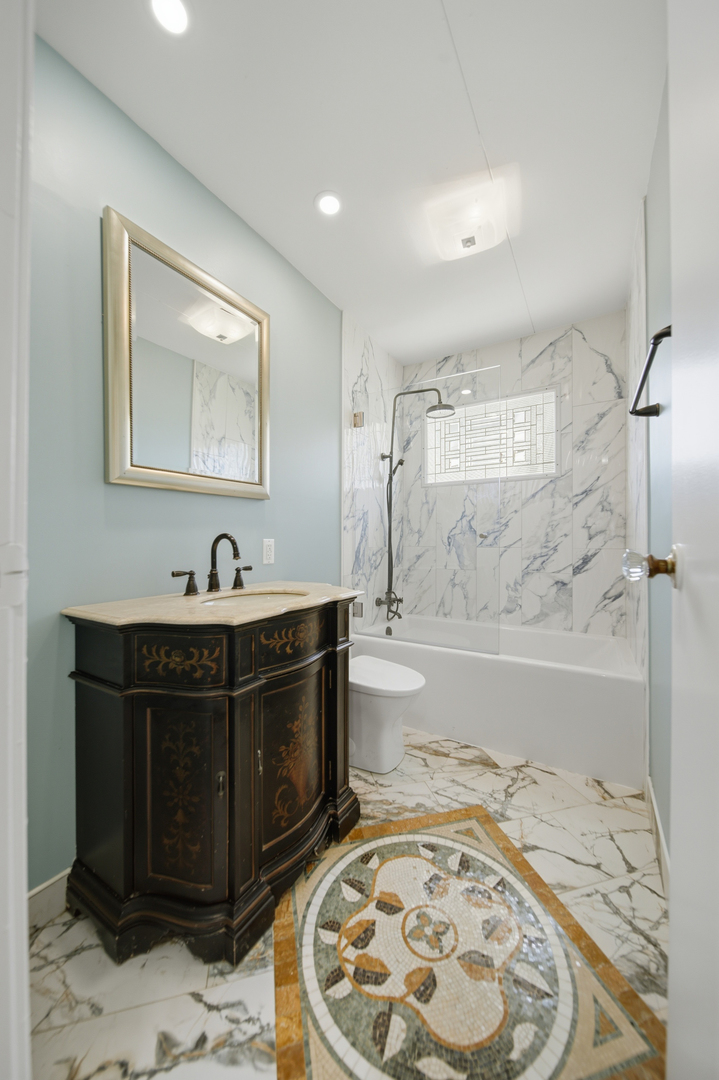 1107 University Street, Dixon, IL 61021