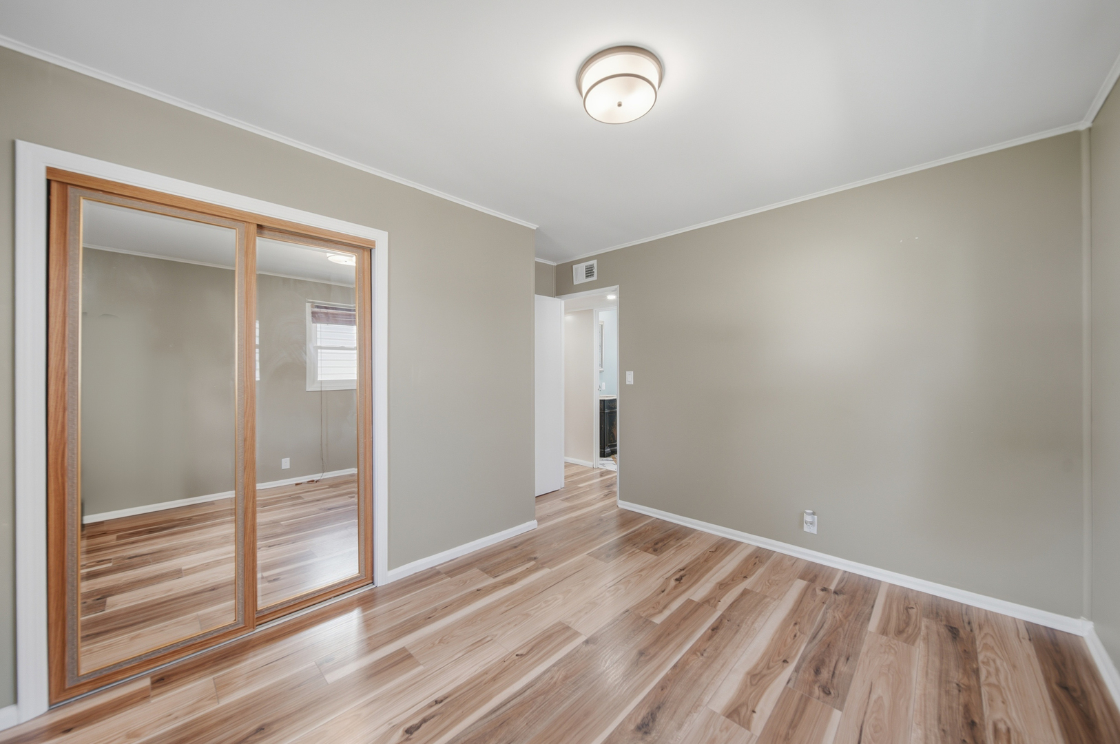 1107 University Street, Dixon, IL 61021