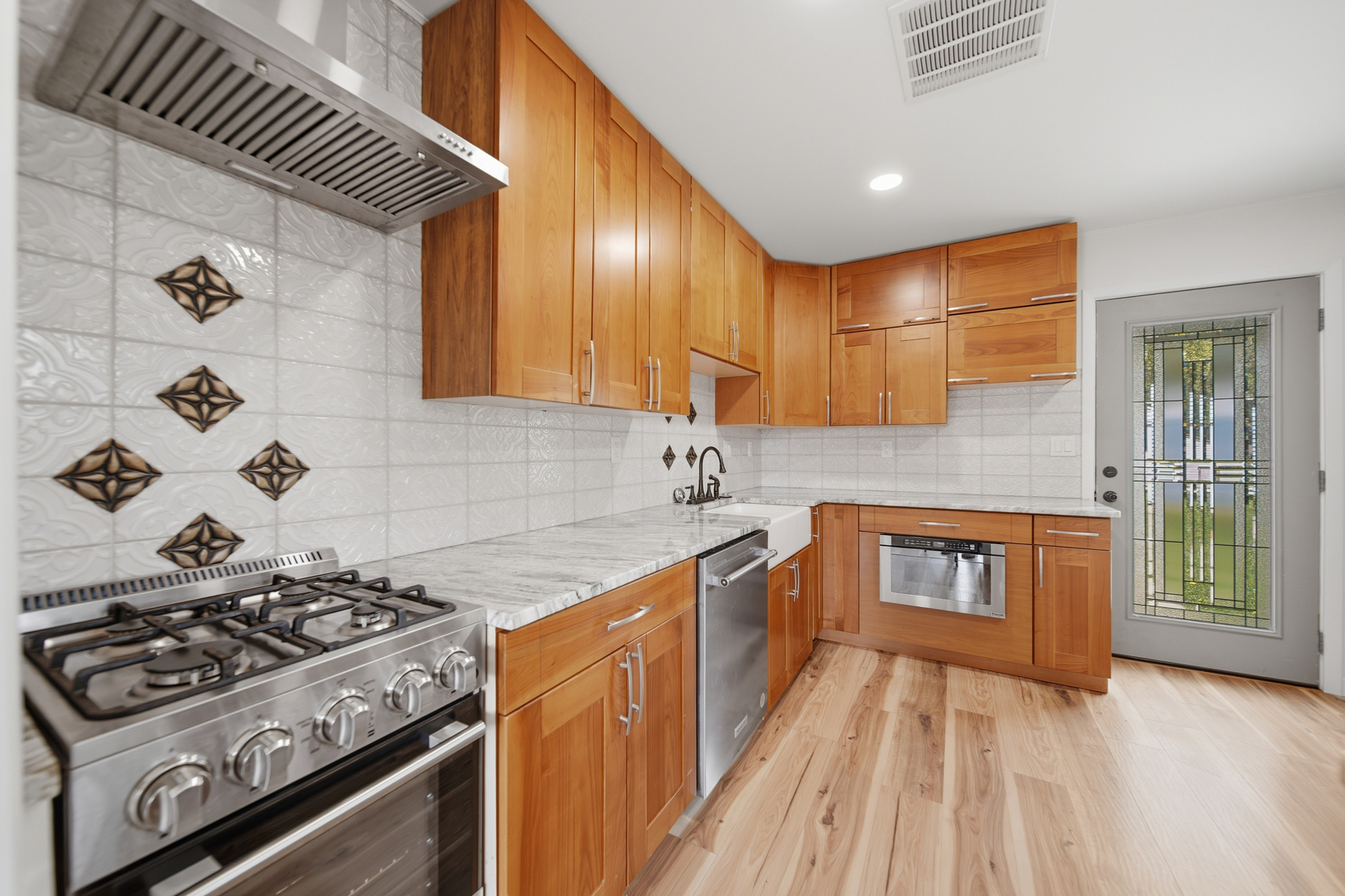 1107 University Street, Dixon, IL 61021