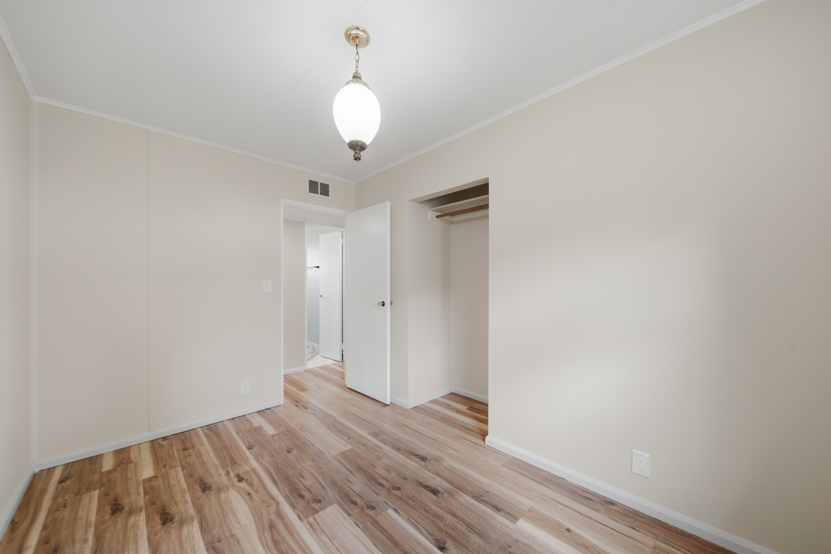 1107 University Street, Dixon, IL 61021