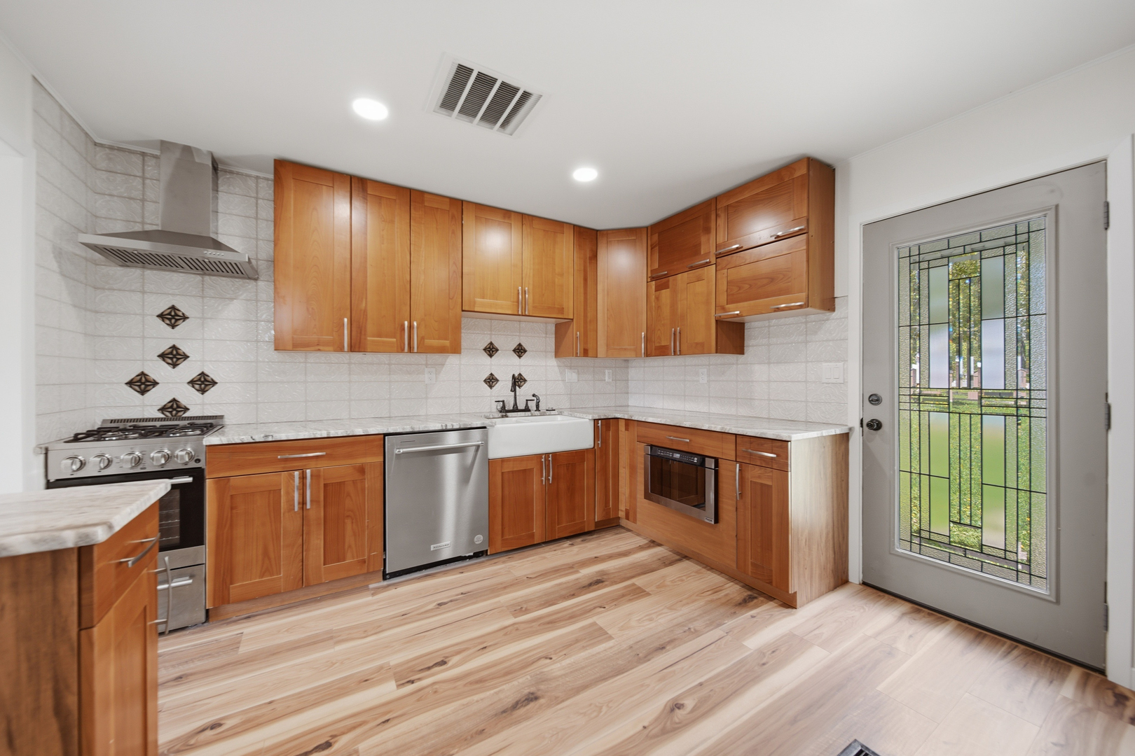 1107 University Street, Dixon, IL 61021