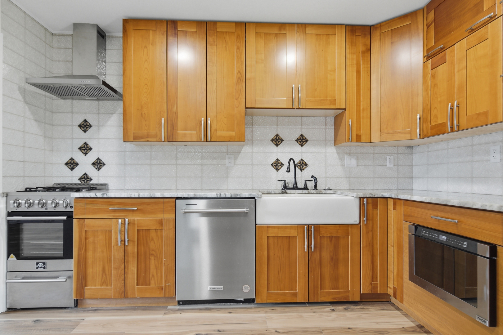 1107 University Street, Dixon, IL 61021