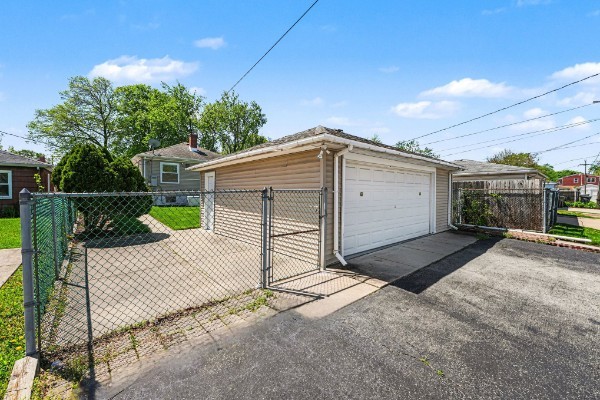 3648 Washington Street, Lansing, IL 60438