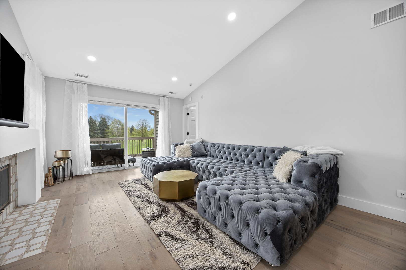 1504 Aberdeen Court #1504, Naperville, IL 60564