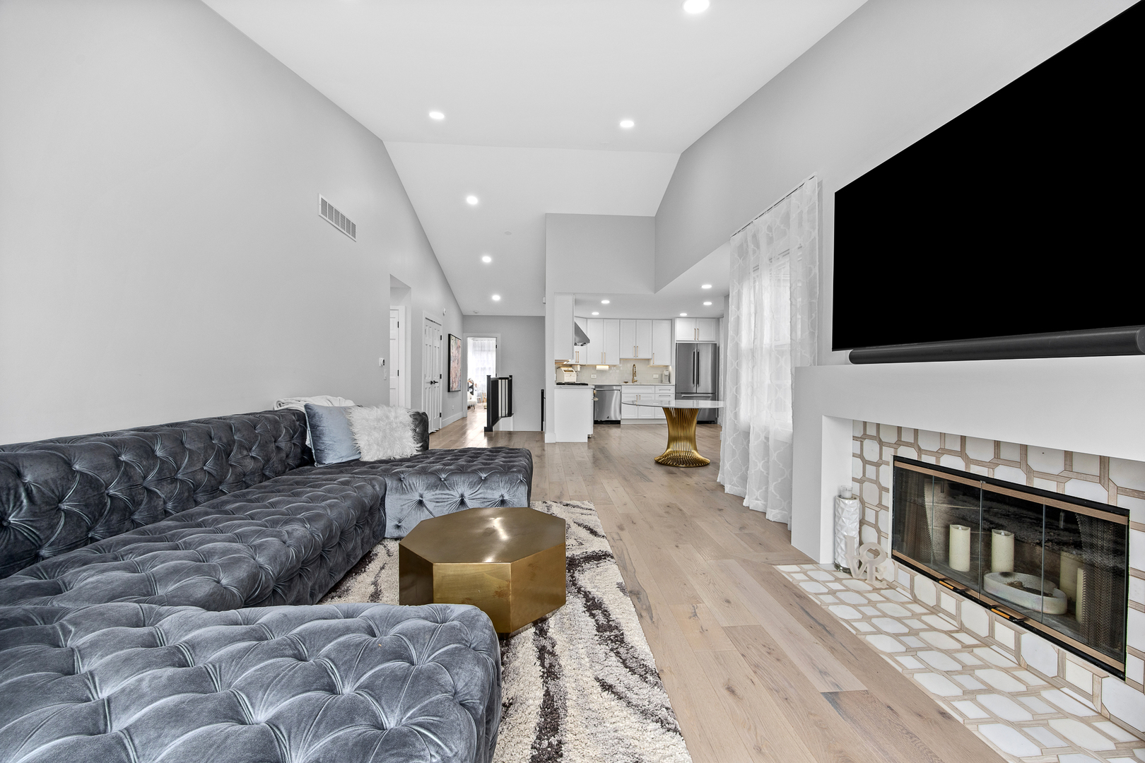 1504 Aberdeen Court #1504, Naperville, IL 60564