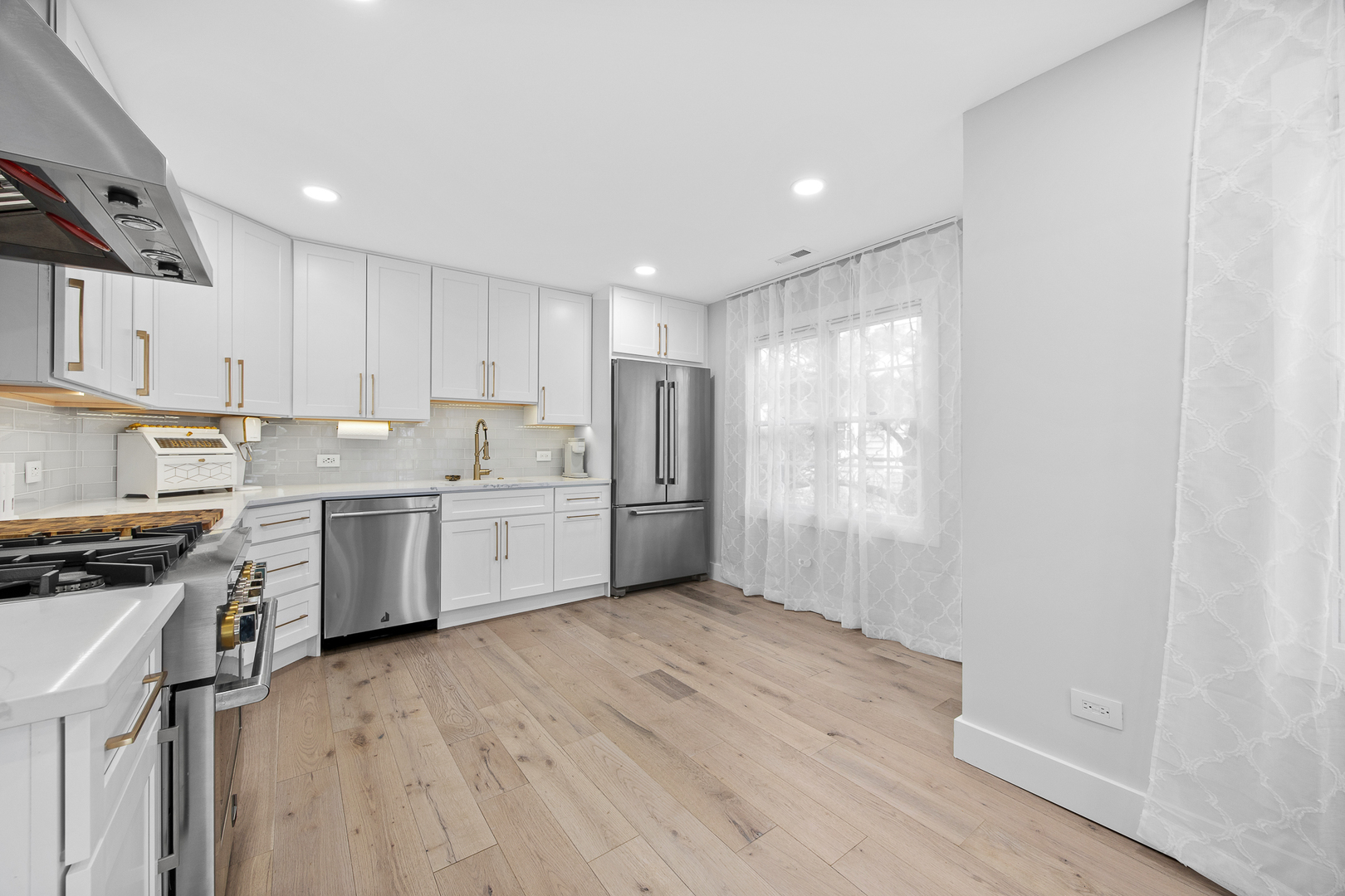 1504 Aberdeen Court #1504, Naperville, IL 60564