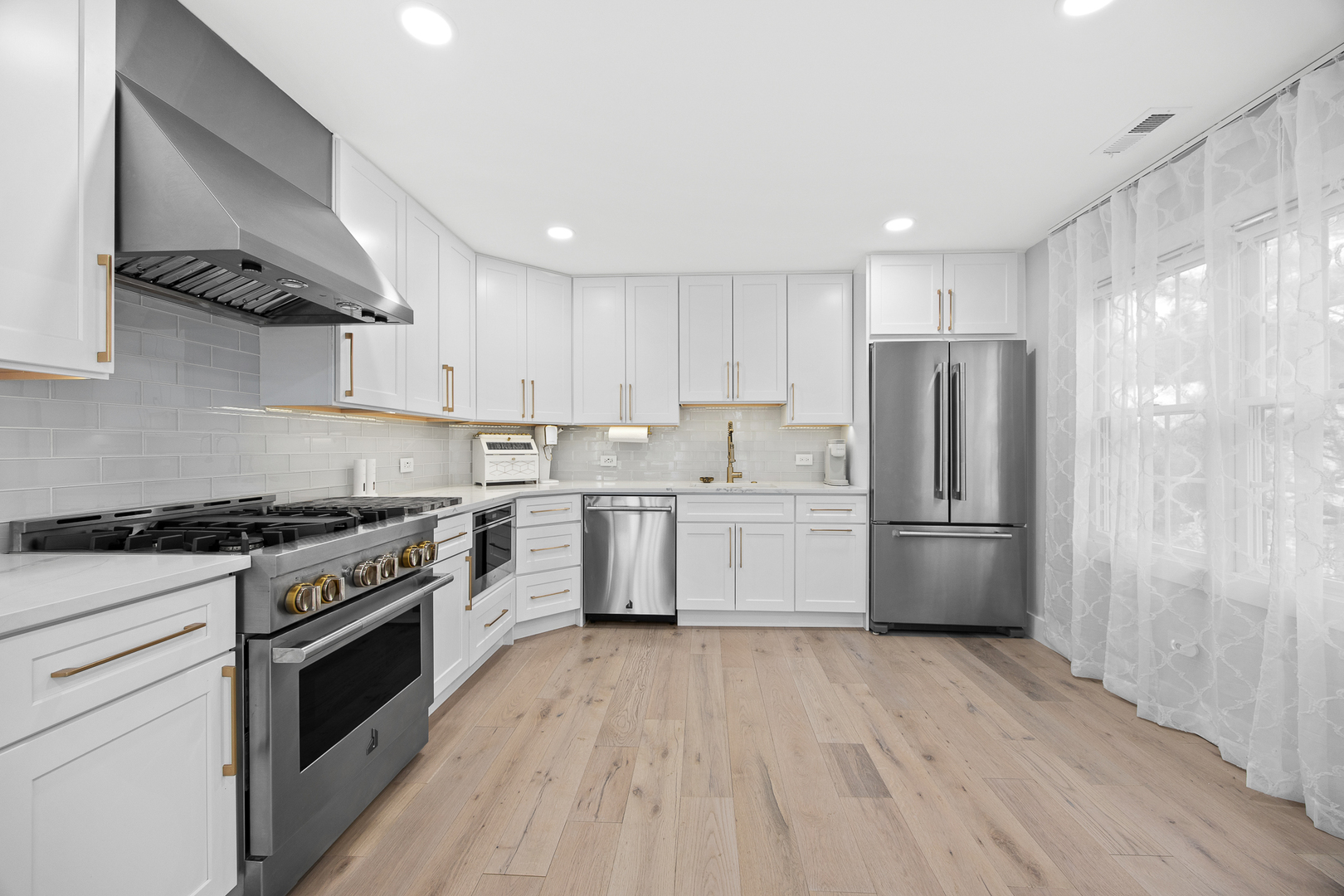 1504 Aberdeen Court #1504, Naperville, IL 60564