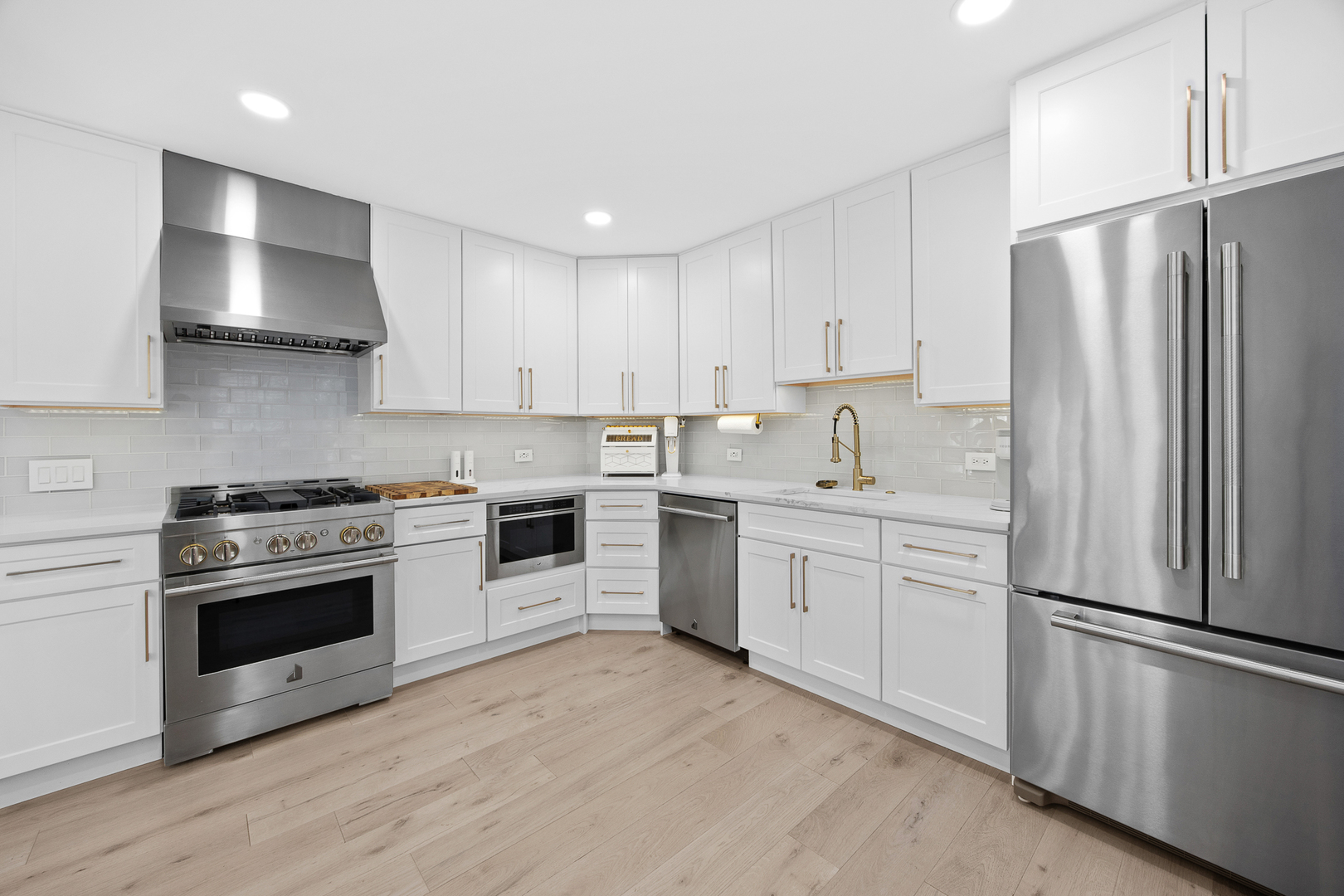 1504 Aberdeen Court #1504, Naperville, IL 60564