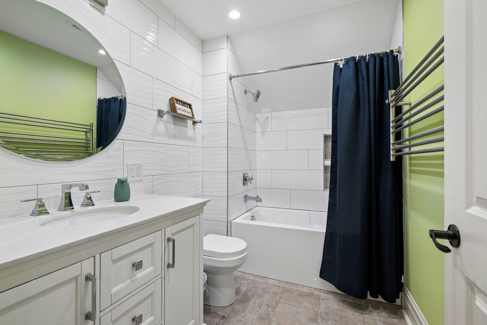 1024 Parker Drive, Schaumburg, IL 60194
